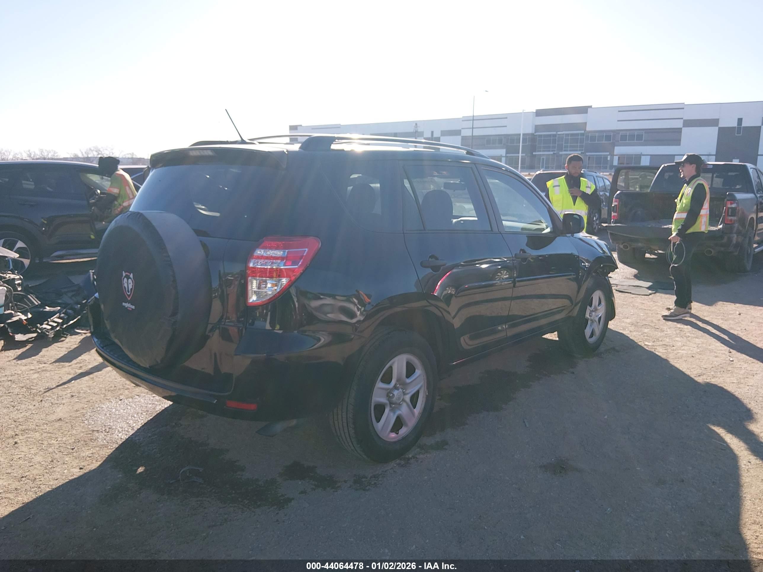 TOYOTA RAV4 image 4