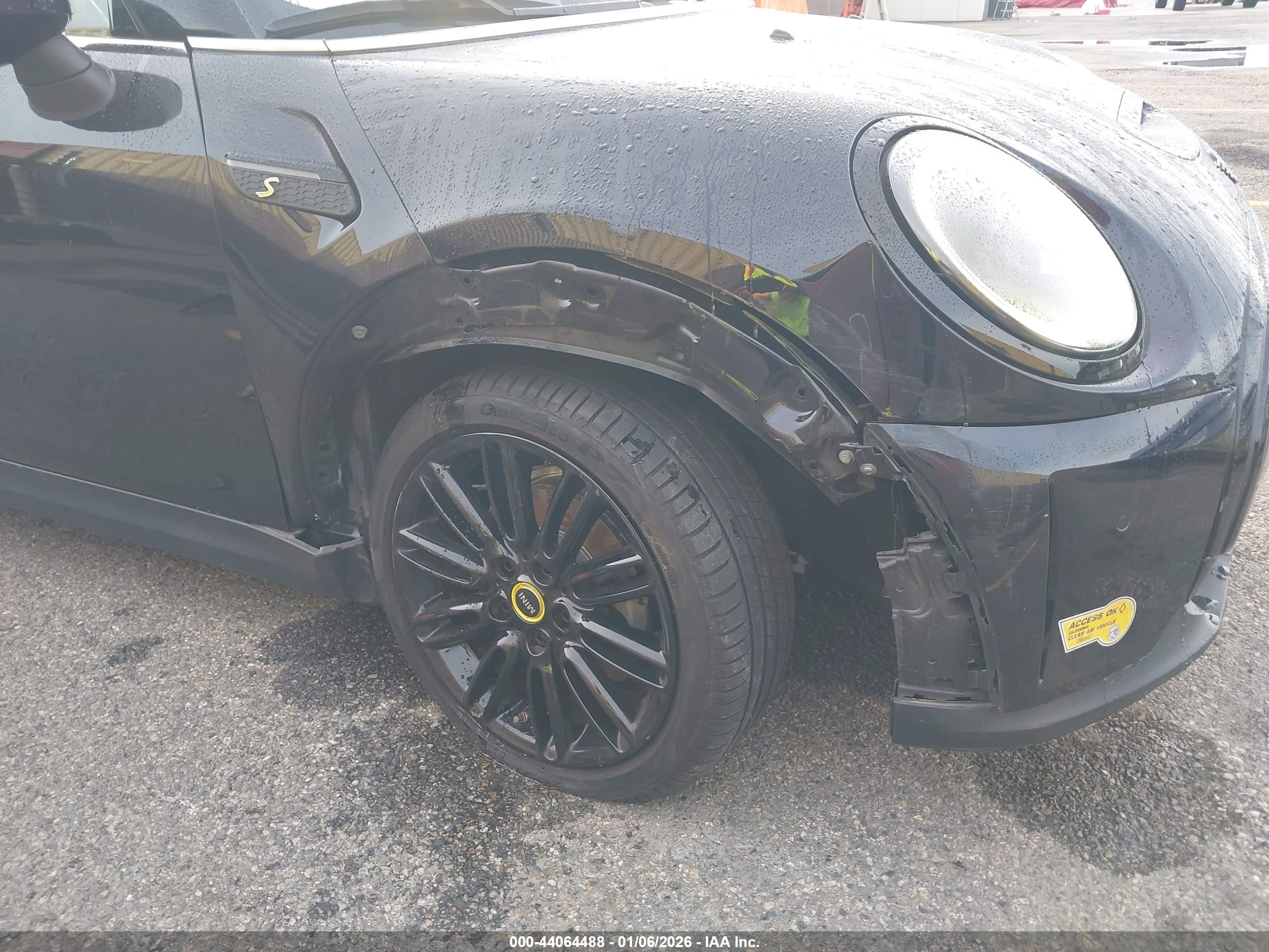 MINI SE image 6