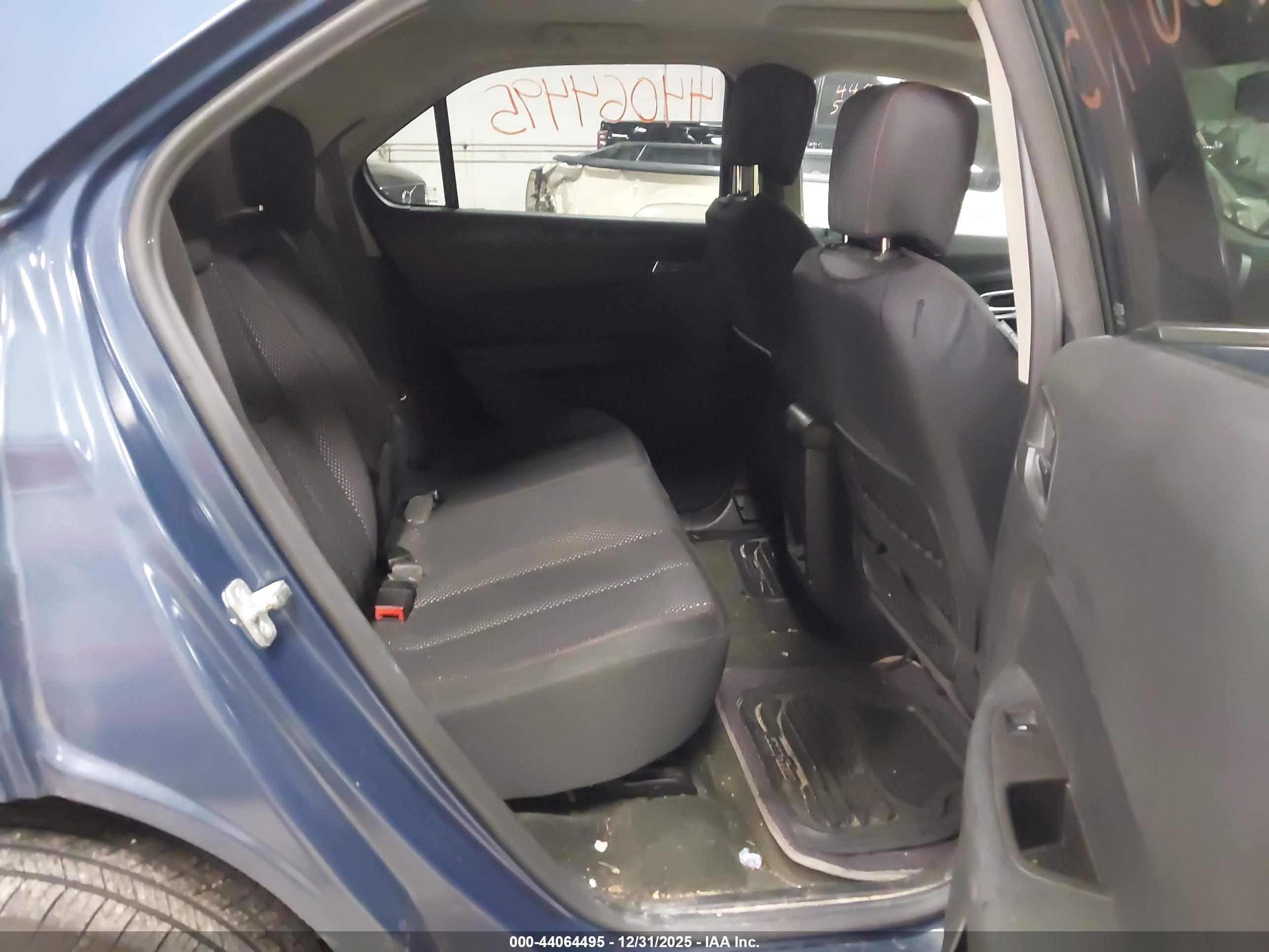 CHEVROLET EQUINOX image 8