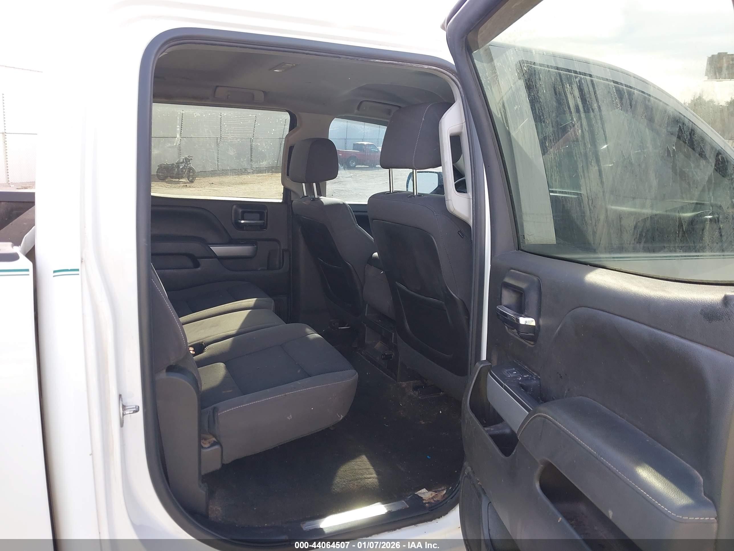 CHEVROLET SILVERADO image 8