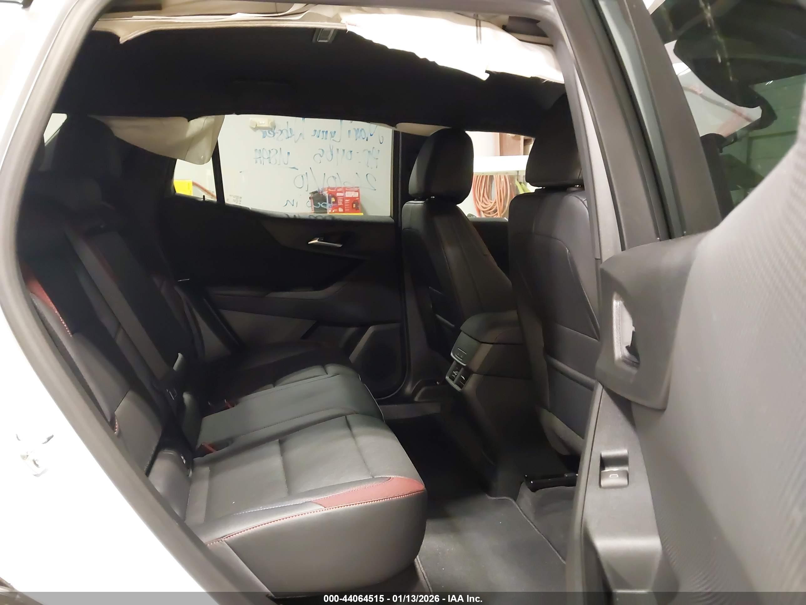 CHEVROLET EQUINOX image 8