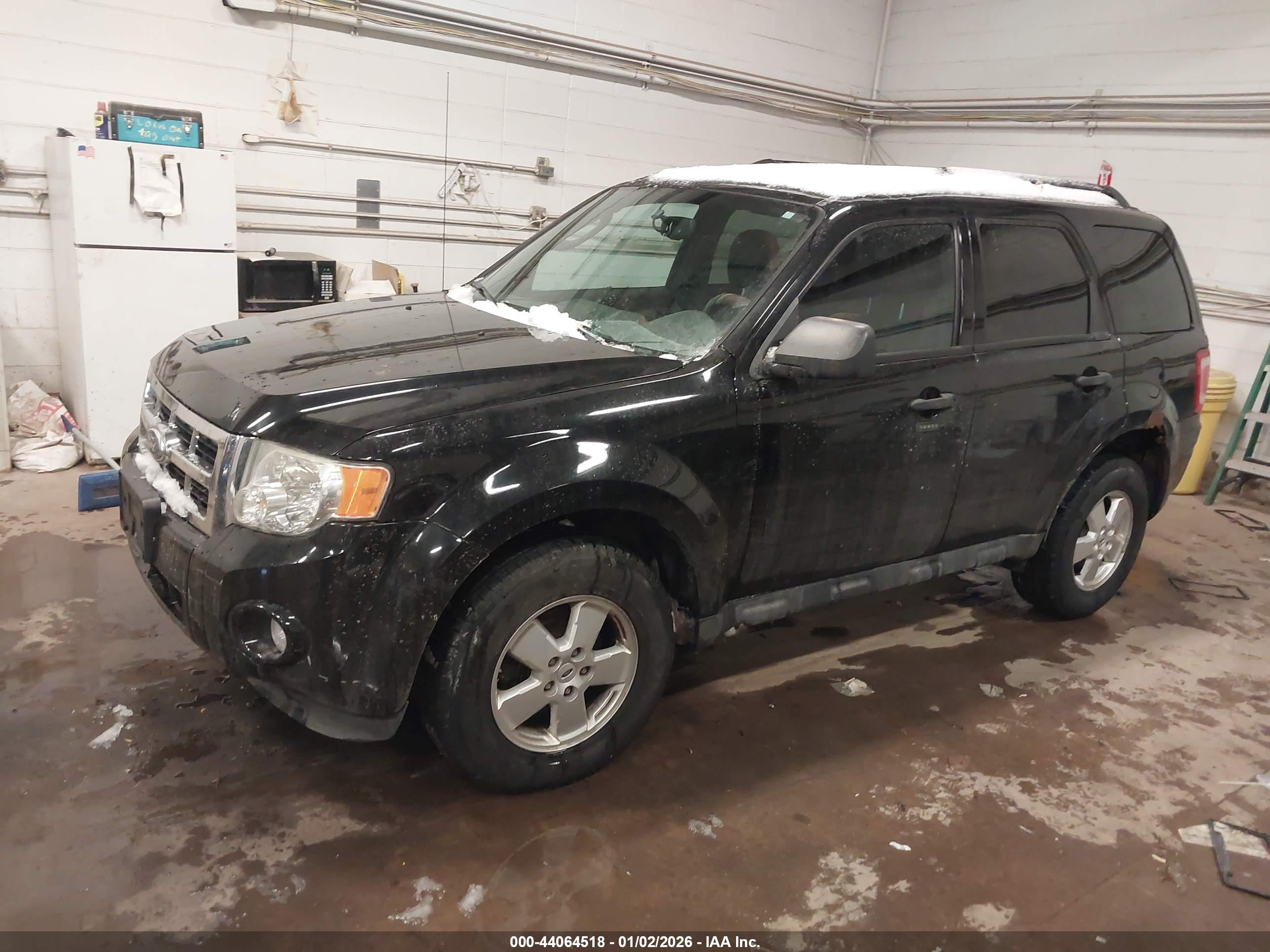 FORD ESCAPE image 2