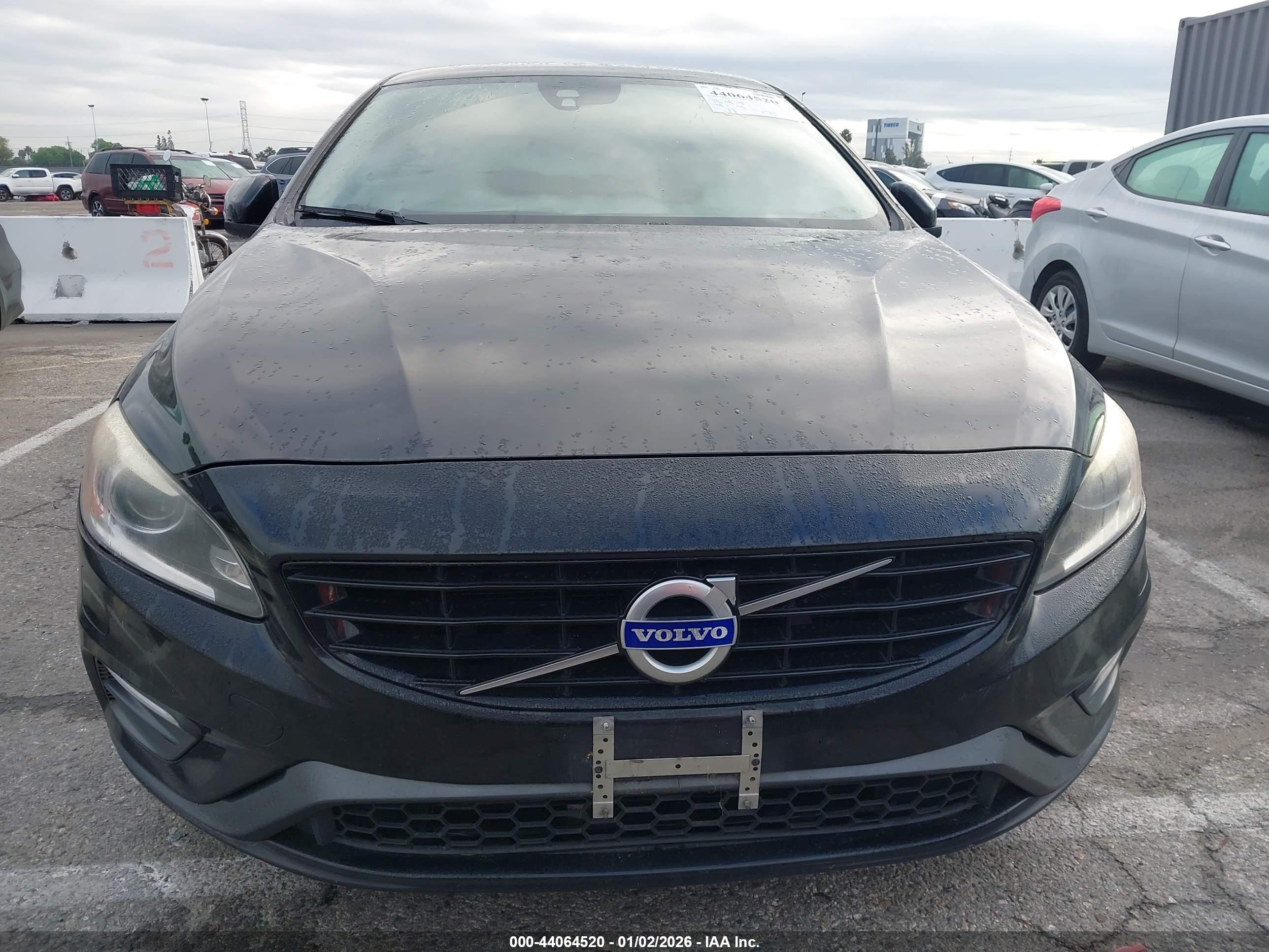 VOLVO S60 image 6