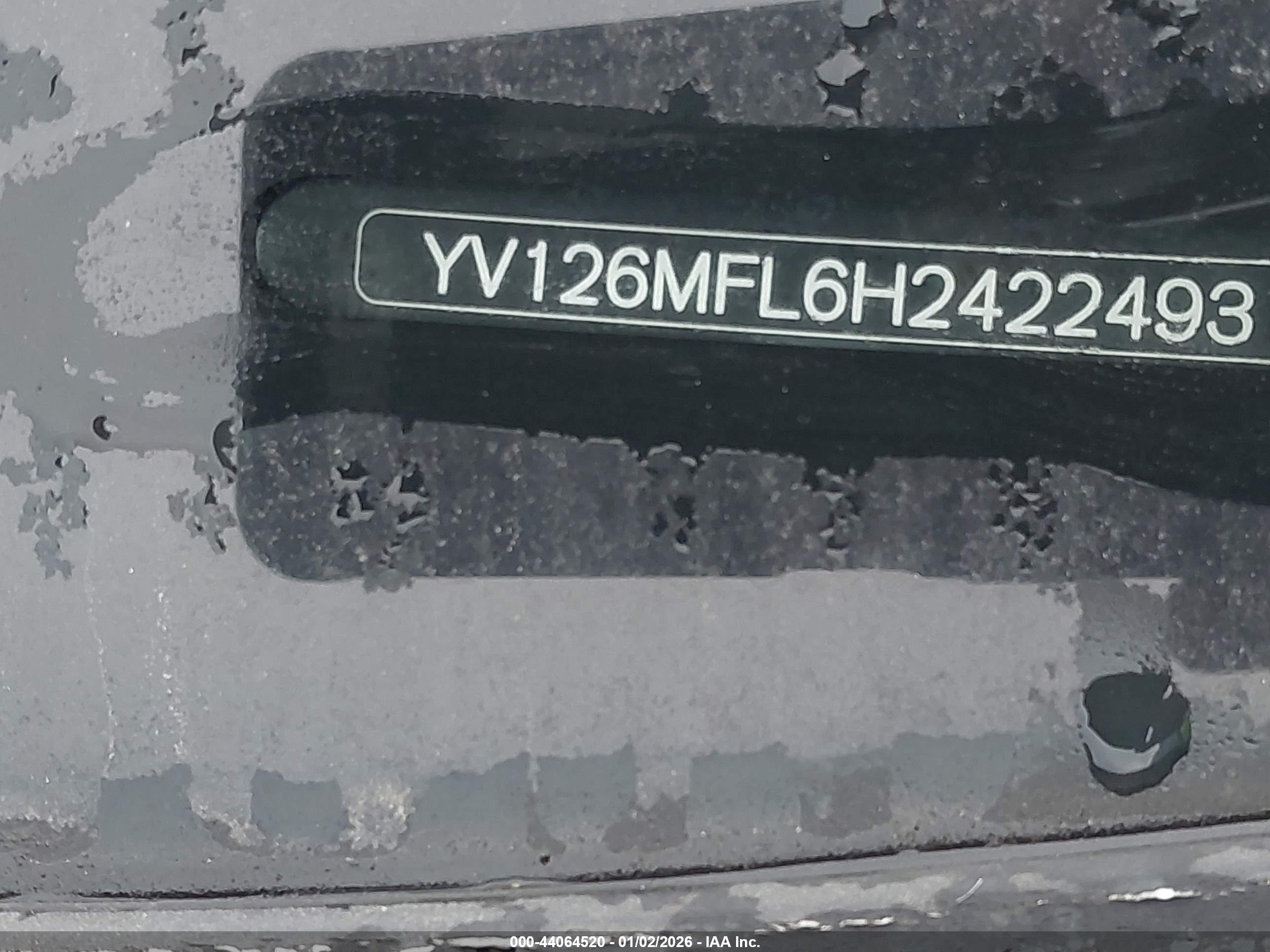 VOLVO S60 image 9