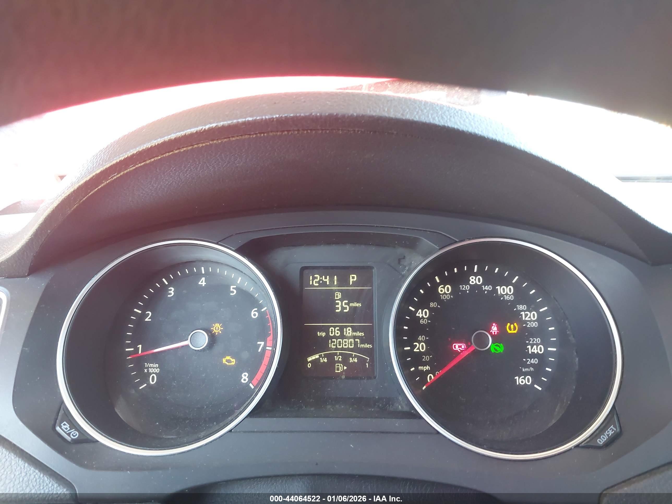 VOLKSWAGEN JETTA image 7
