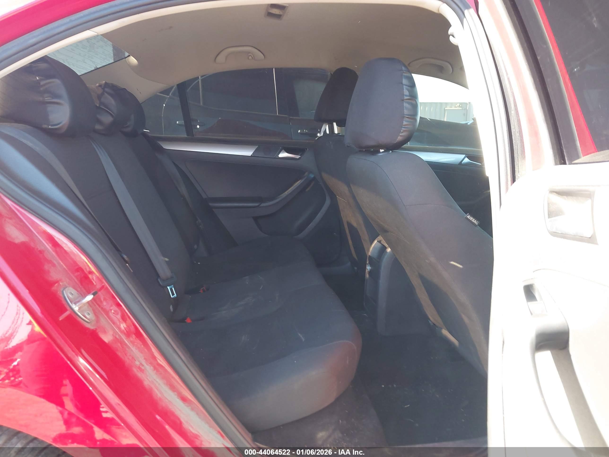 VOLKSWAGEN JETTA image 8