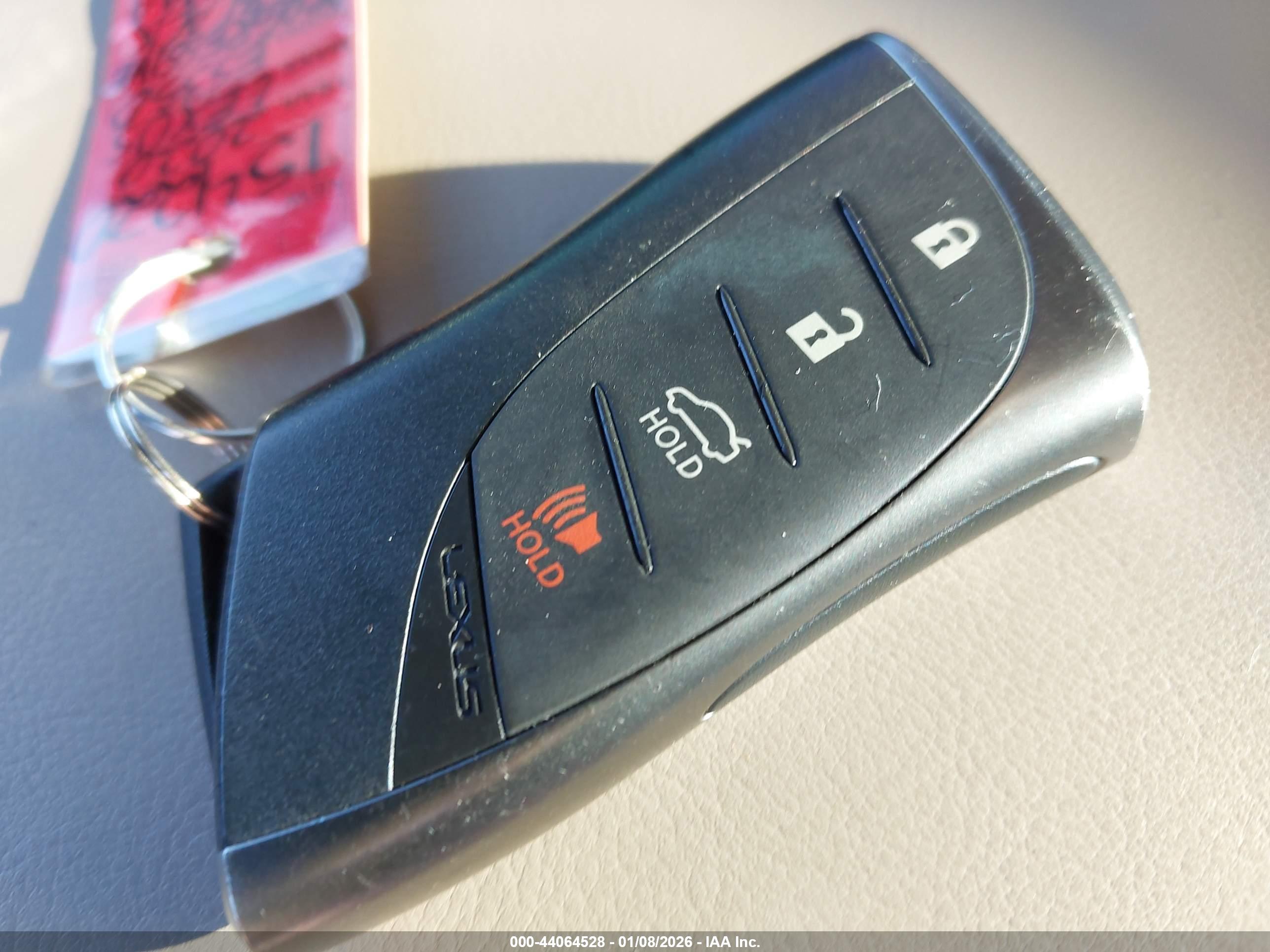LEXUS ES image 11