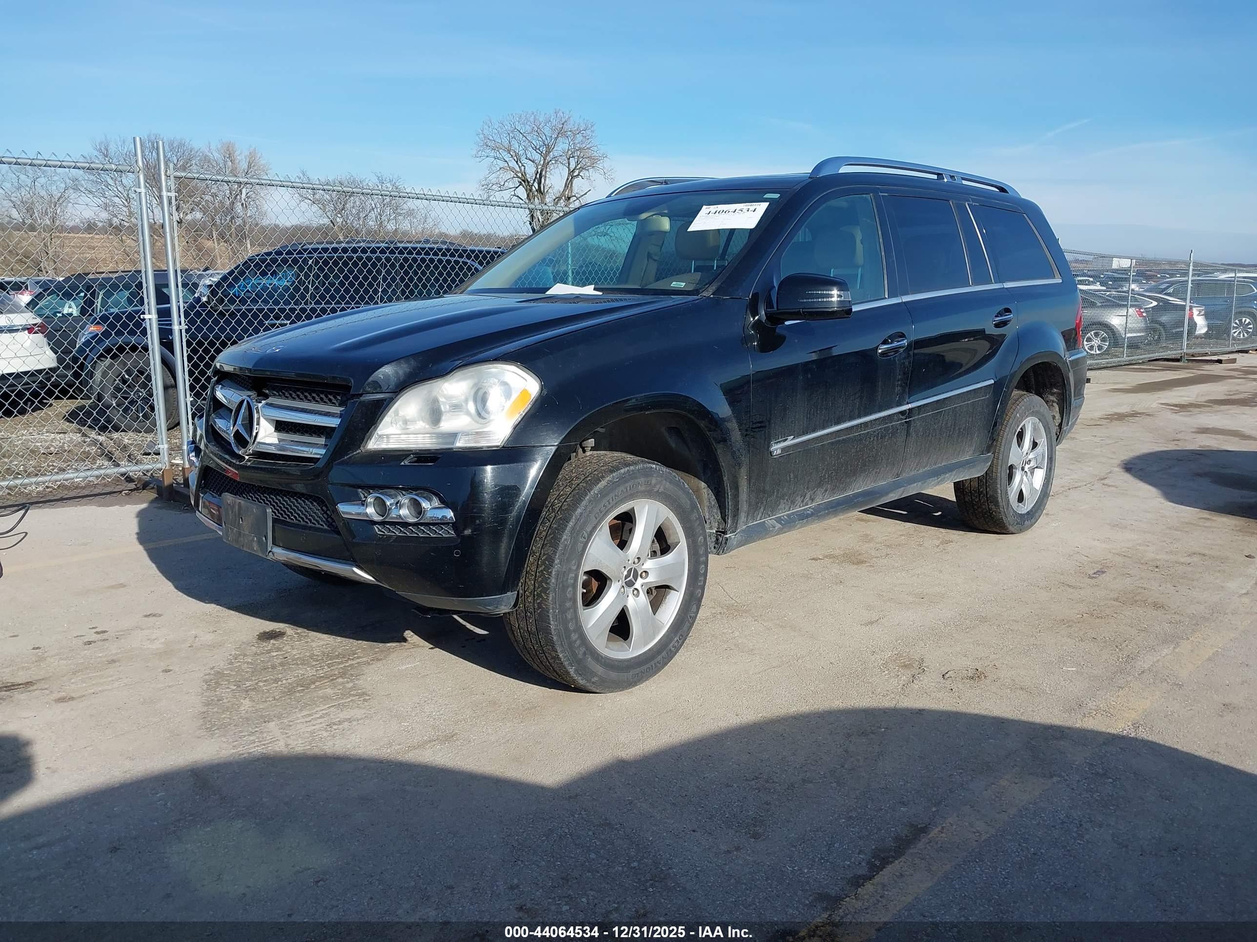 MERCEDES-BENZ GL image 2