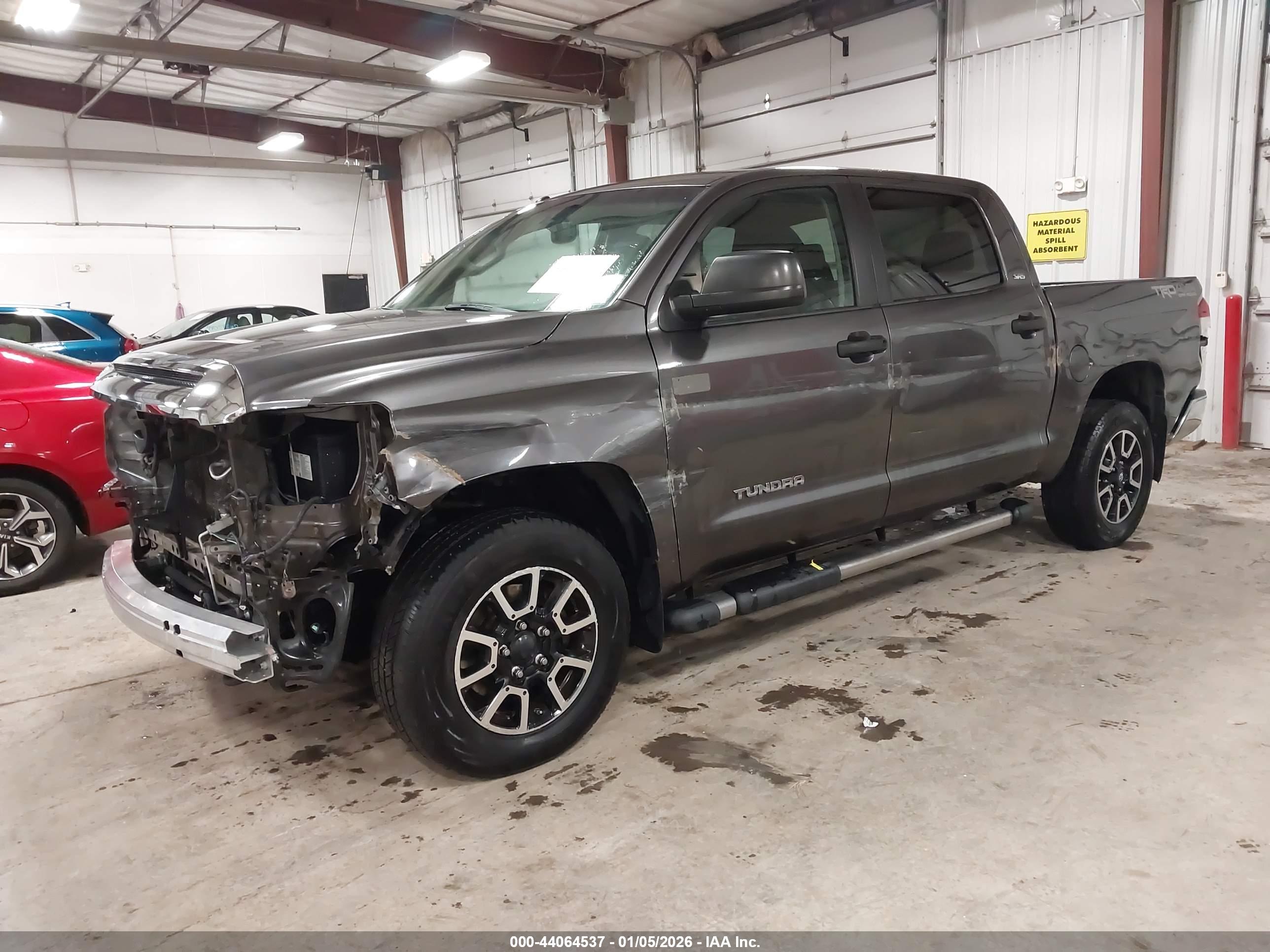 TOYOTA TUNDRA image 2