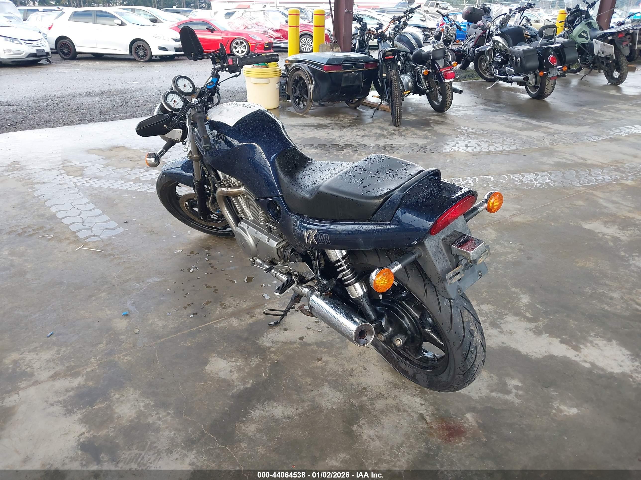 SUZUKI VX800 image 3
