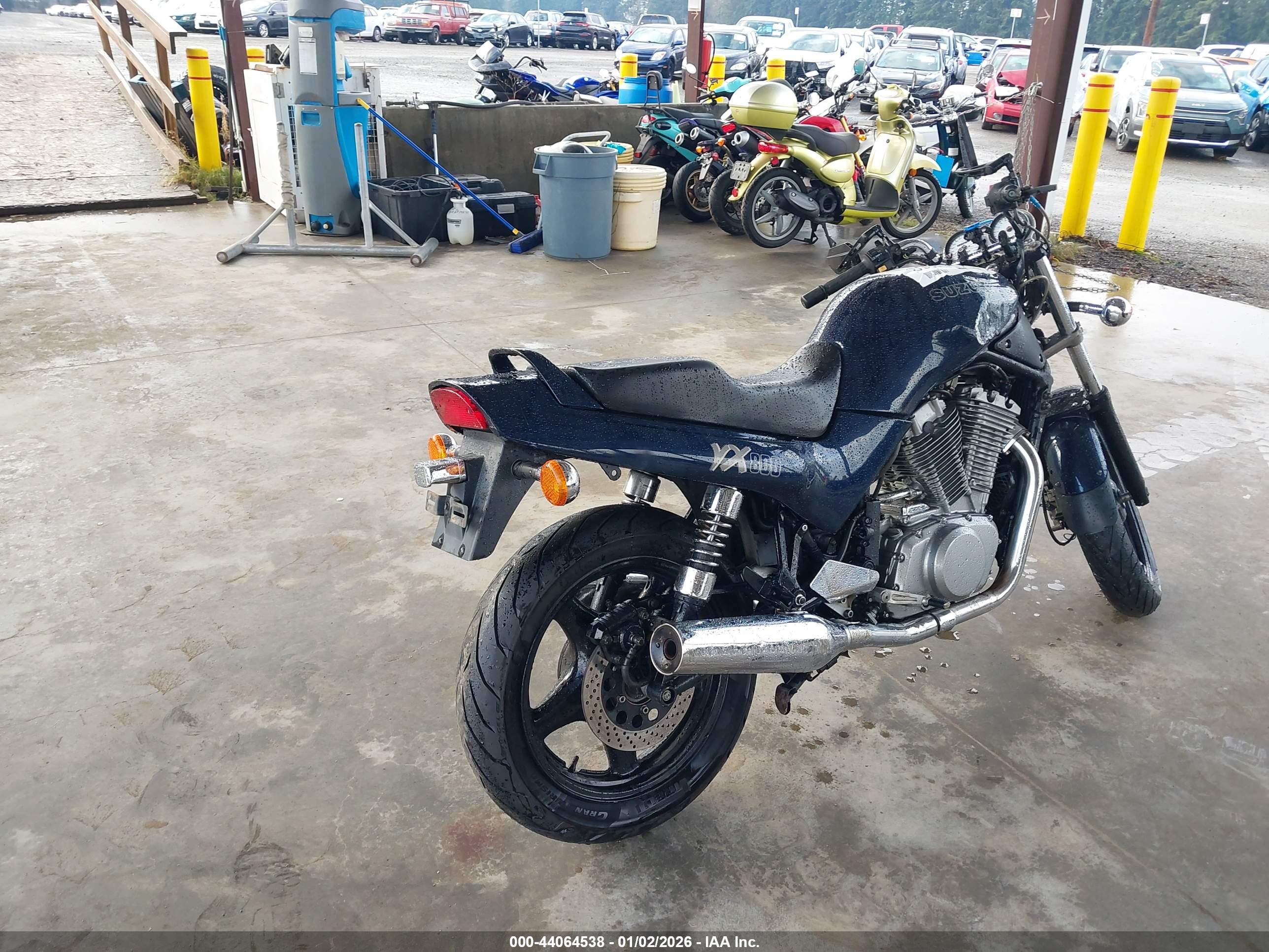 SUZUKI VX800 image 4