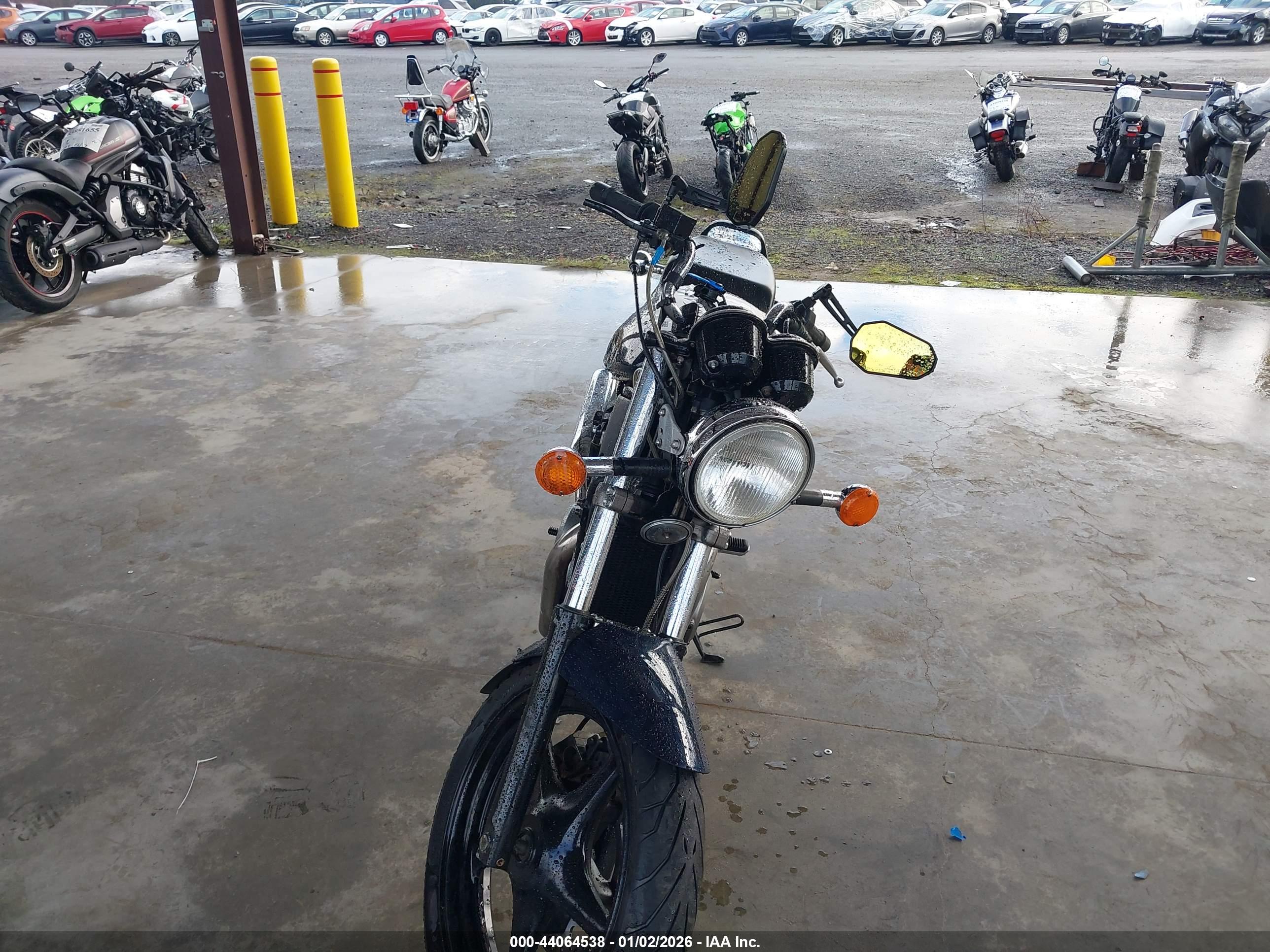 SUZUKI VX800 image 5
