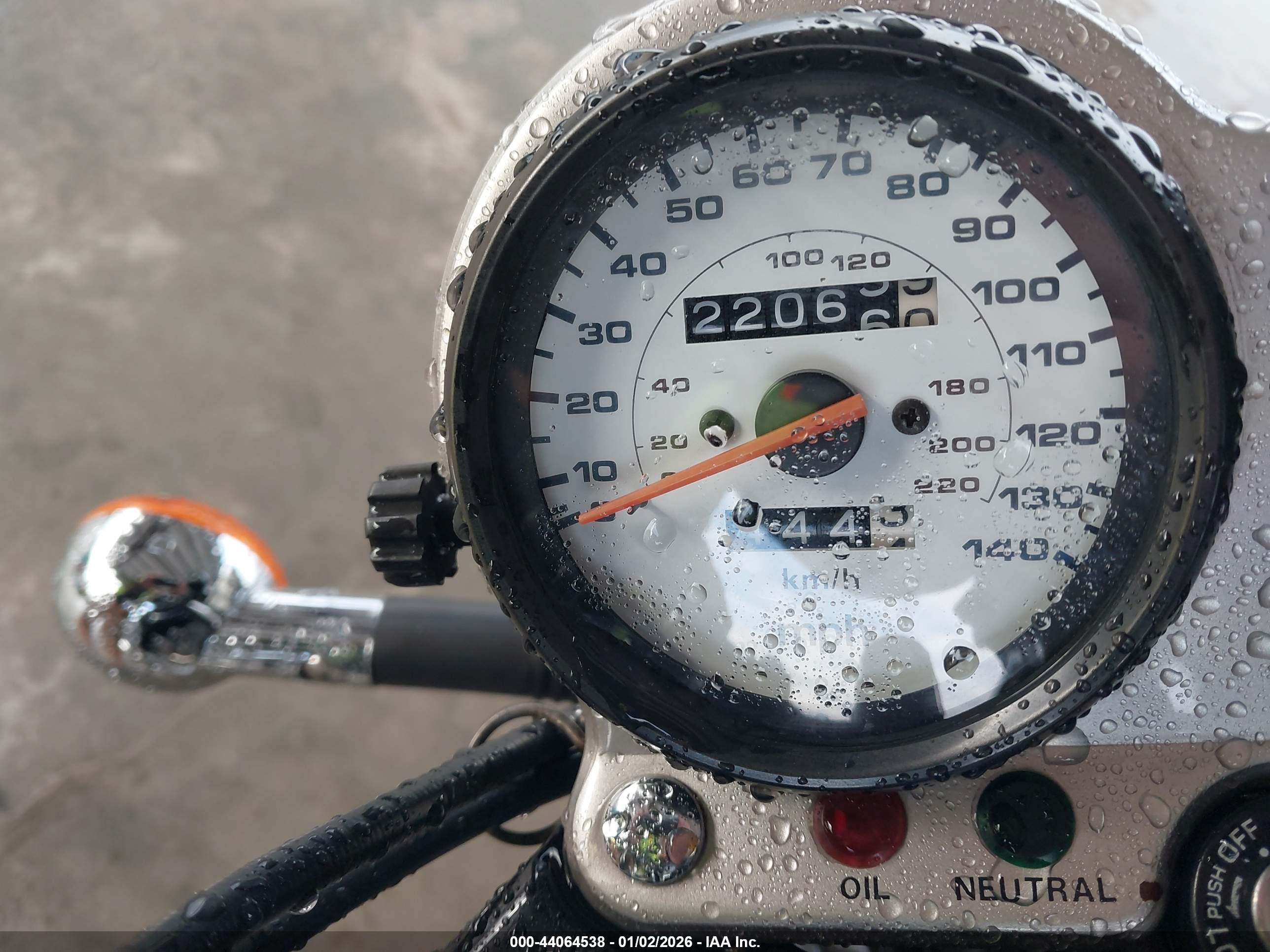 SUZUKI VX800 image 7