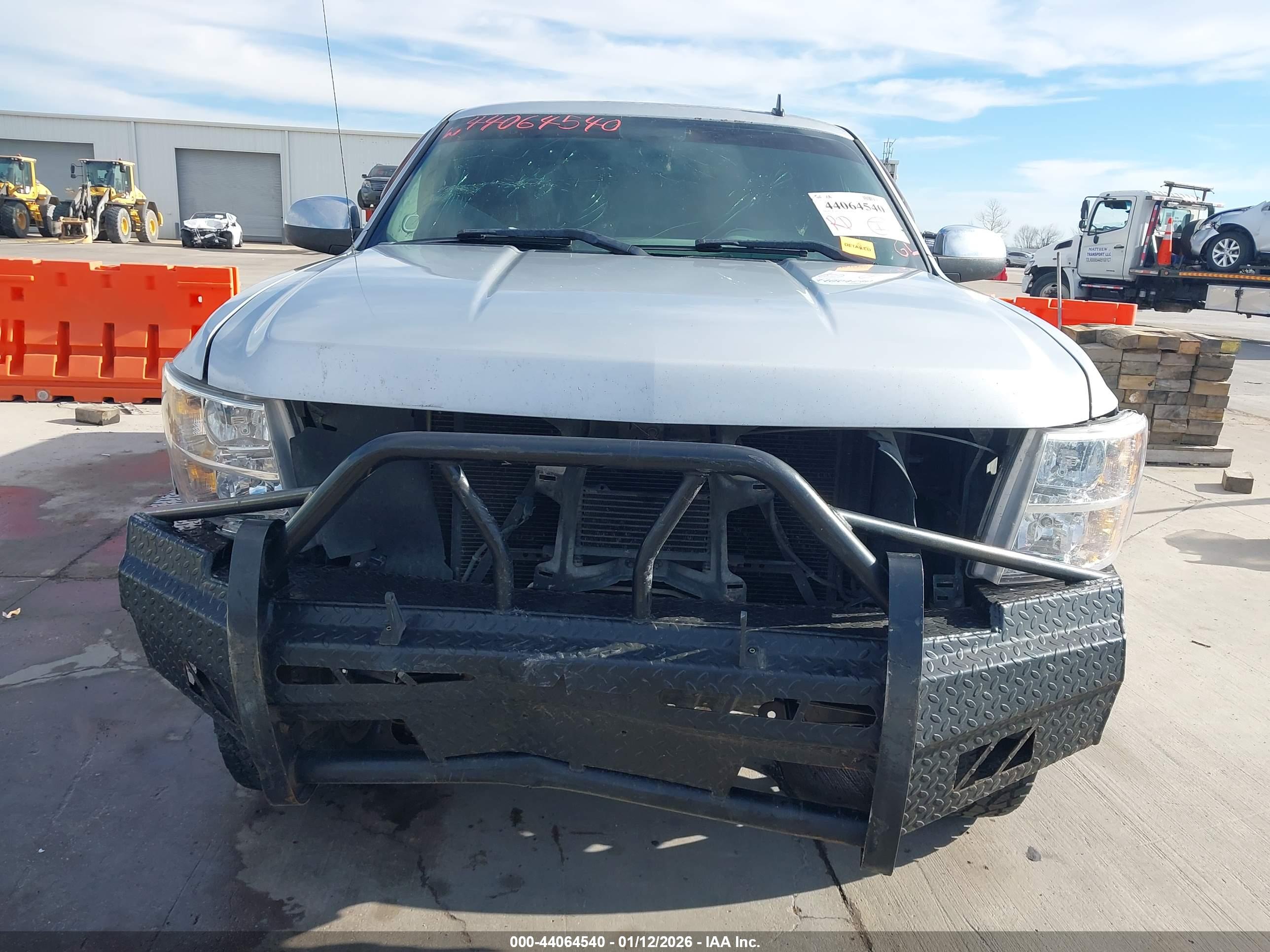 CHEVROLET SILVERADO image 6