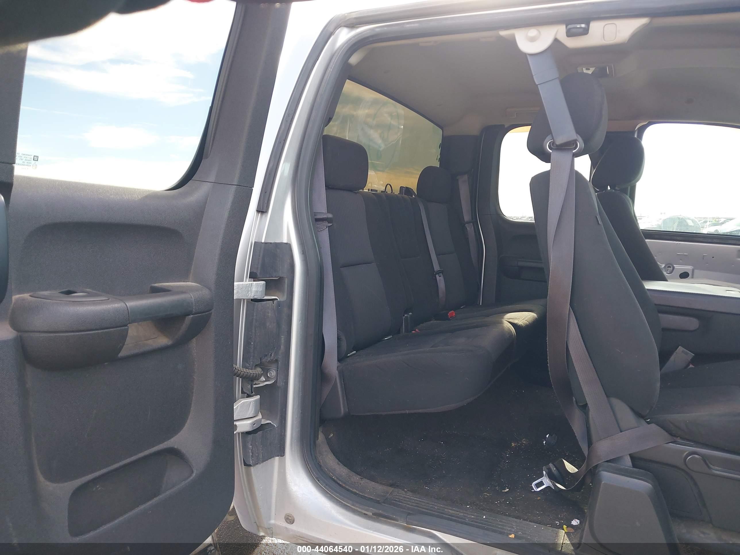 CHEVROLET SILVERADO image 8