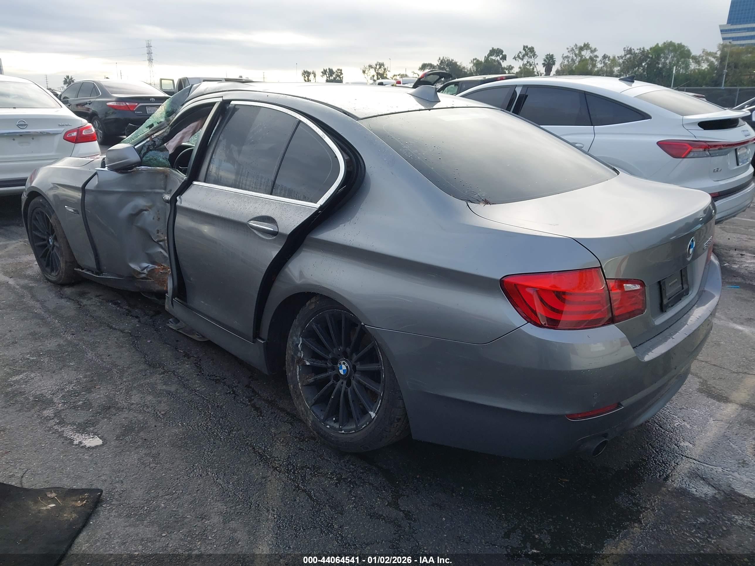 BMW 535I image 3