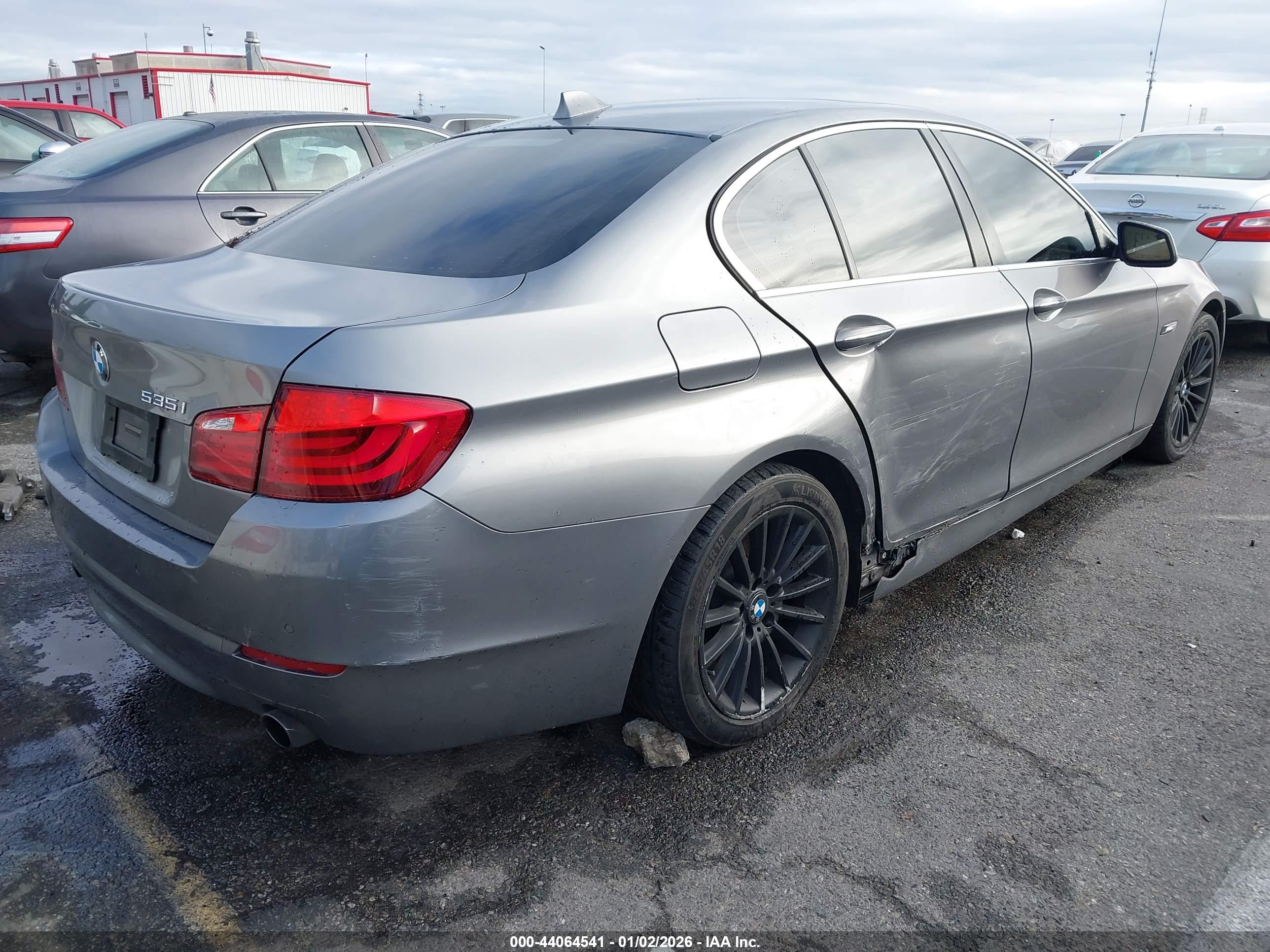 BMW 535I image 4