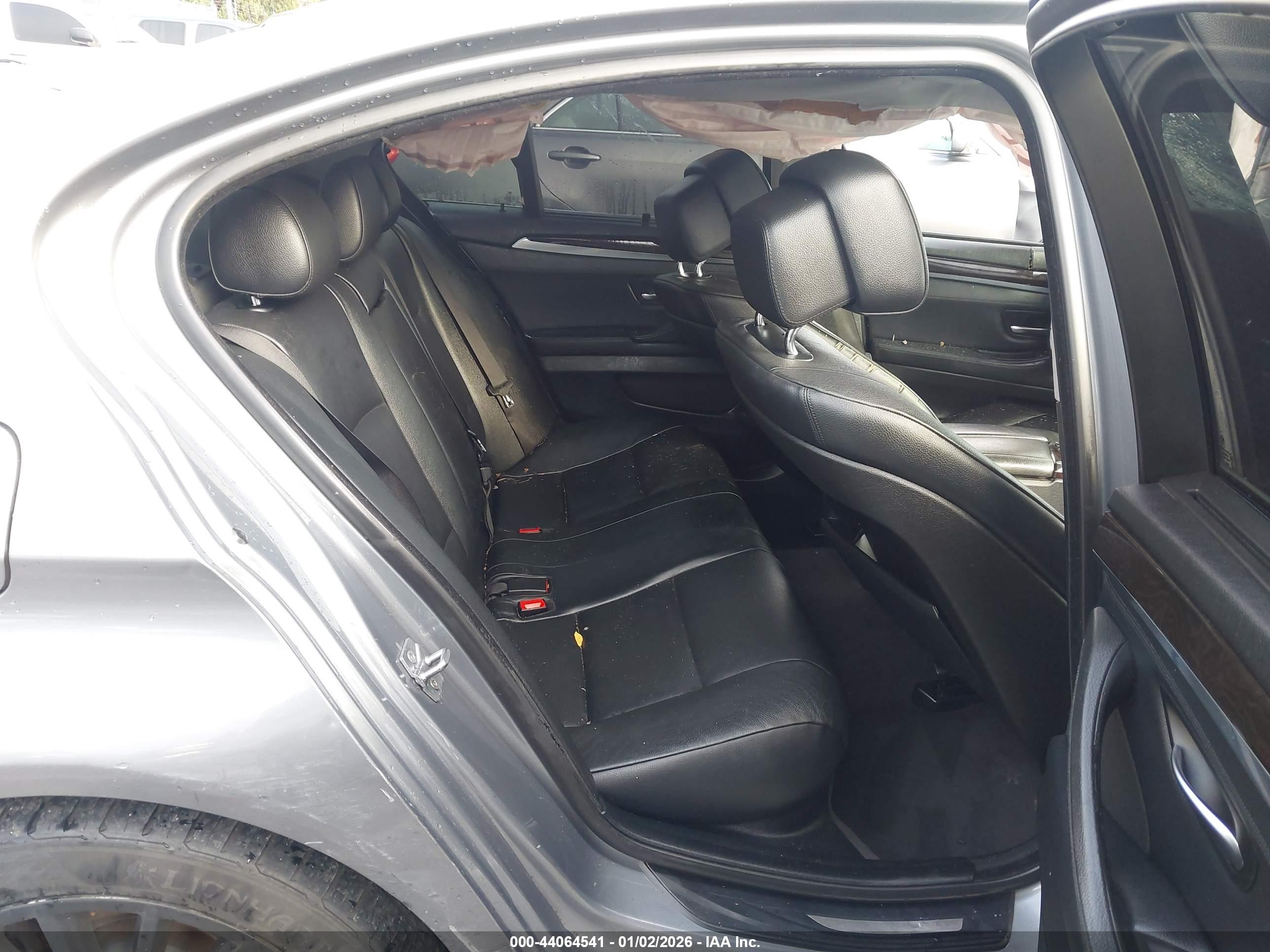 BMW 535I image 8