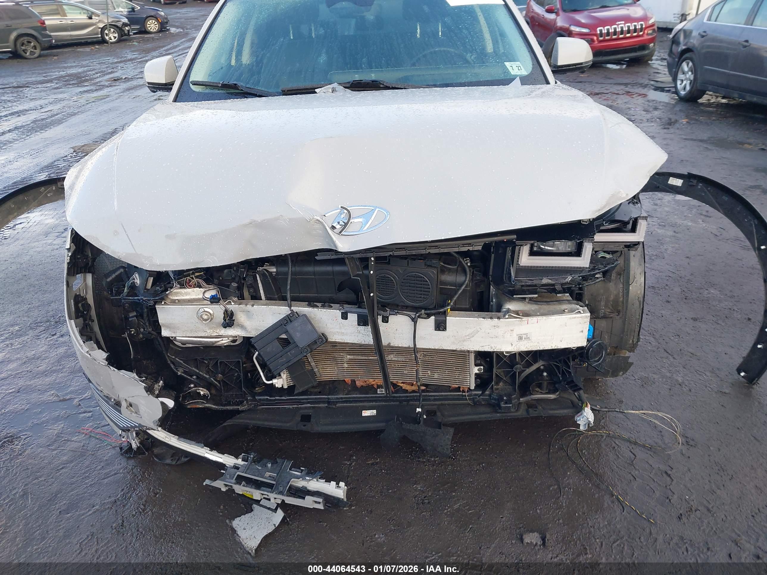 HYUNDAI IONIQ image 6