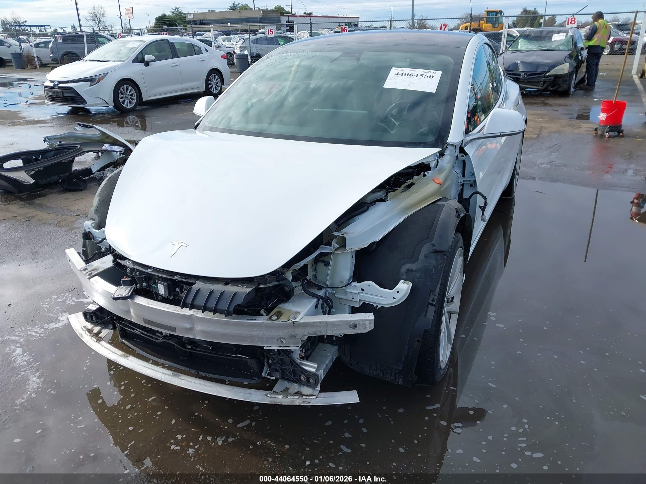TESLA MODEL image 2