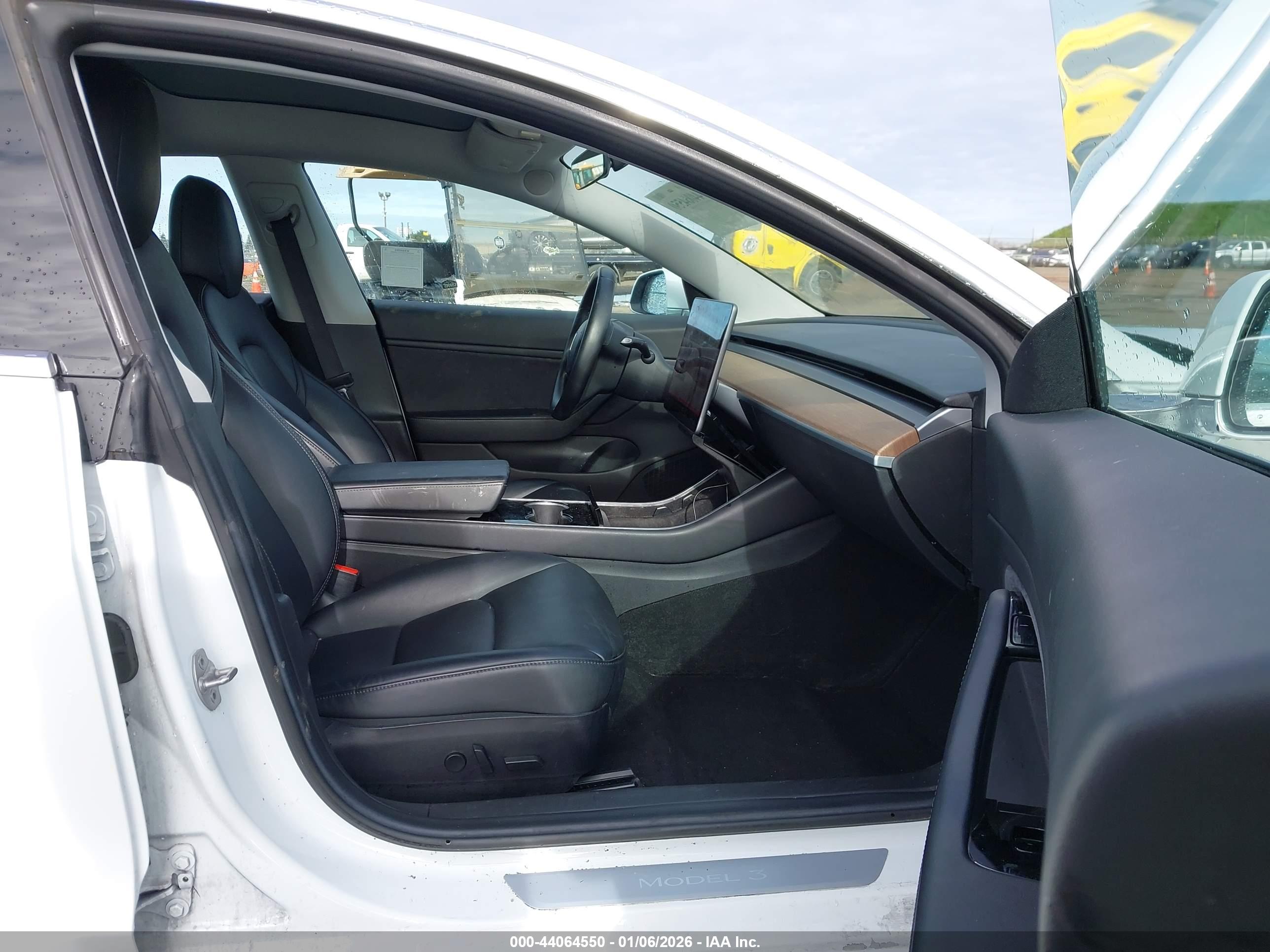 TESLA MODEL image 5