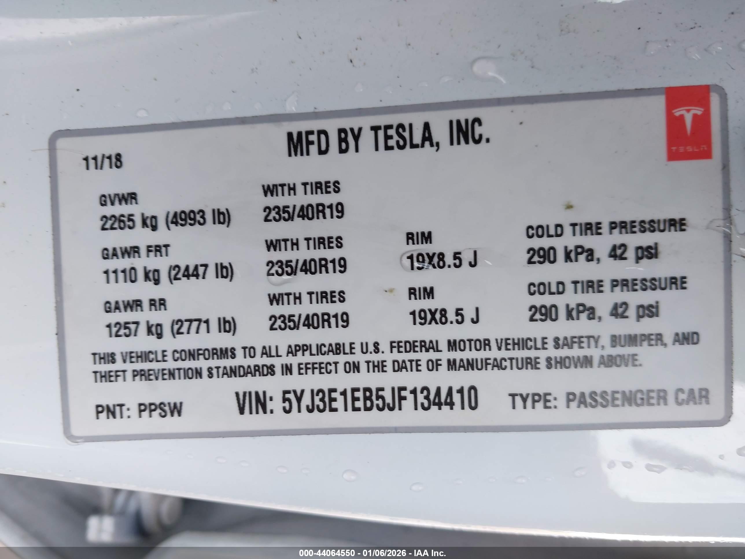 TESLA MODEL image 9