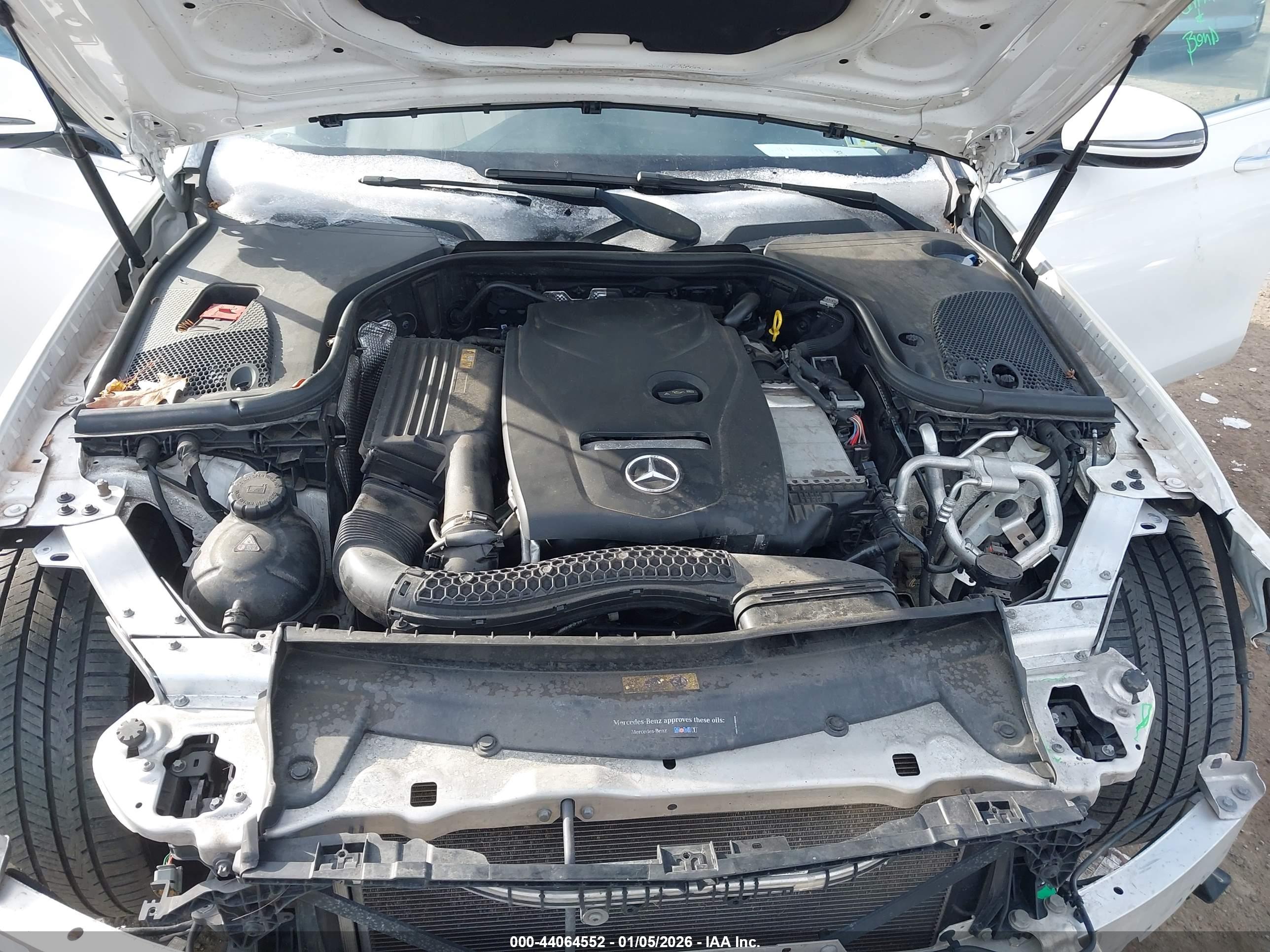 MERCEDES-BENZ E image 10