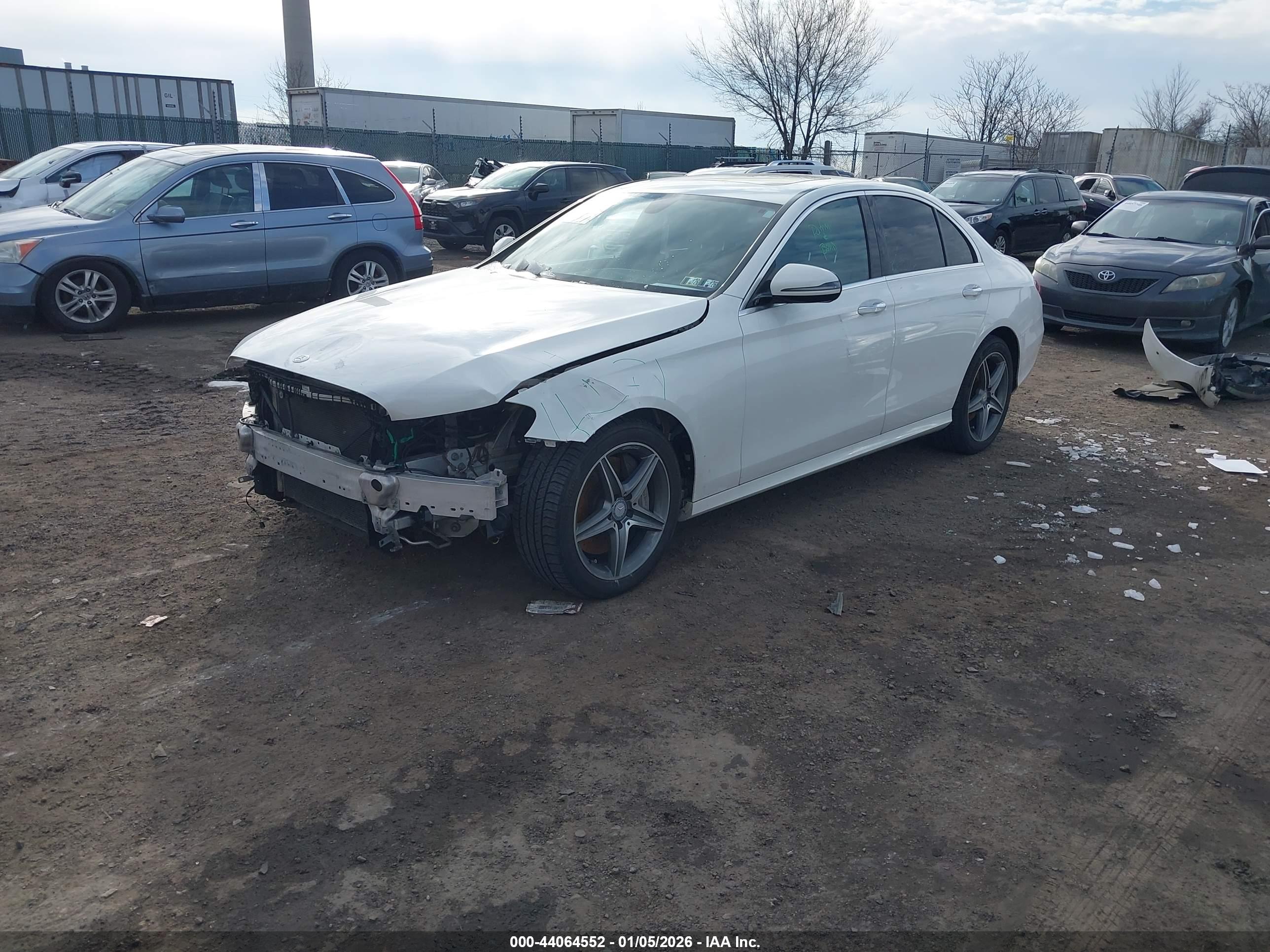 MERCEDES-BENZ E image 2