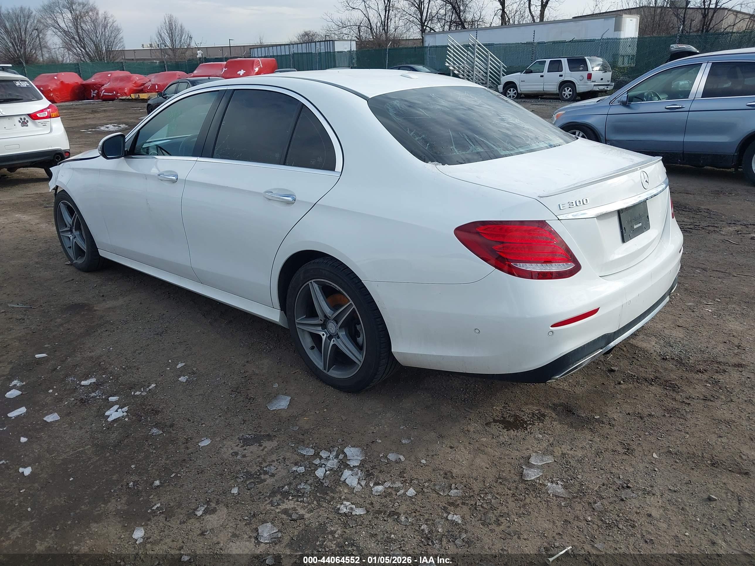 MERCEDES-BENZ E image 3