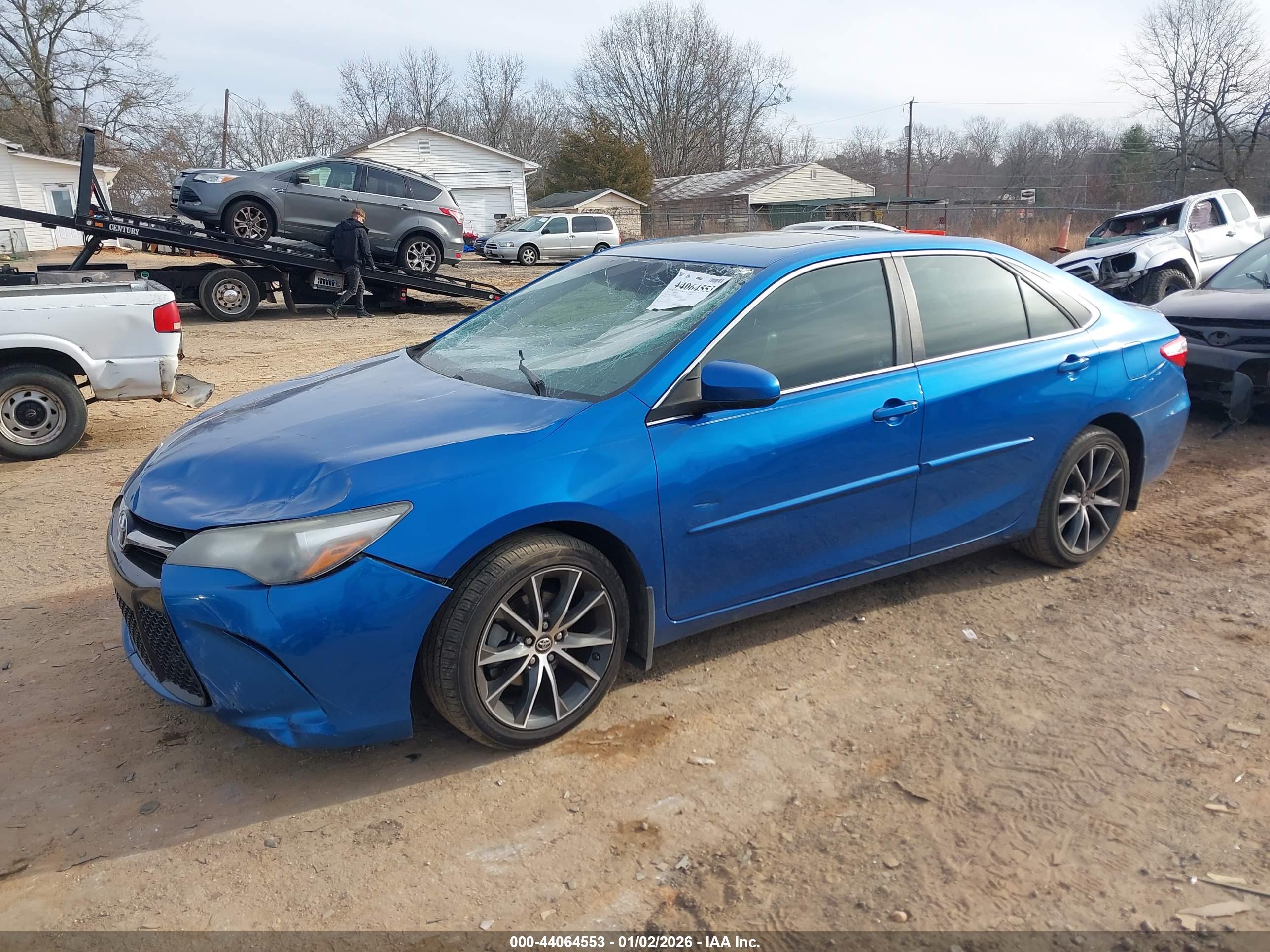 TOYOTA CAMRY image 2