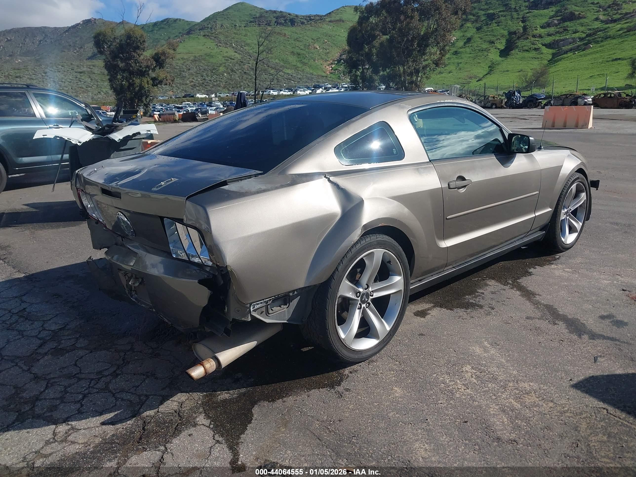 FORD MUSTANG image 4