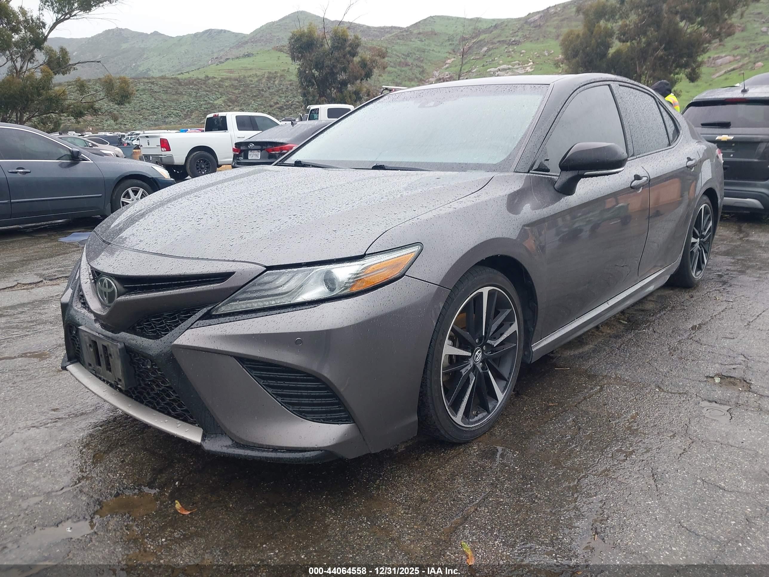 TOYOTA CAMRY image 2