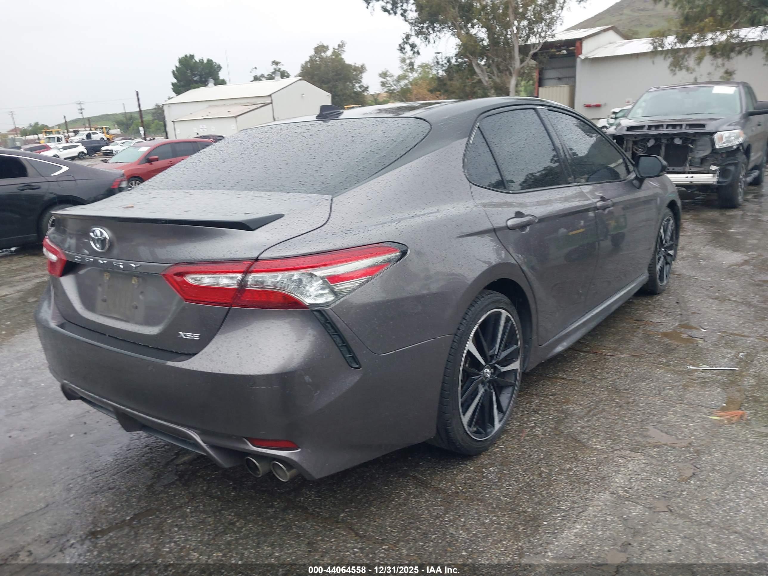 TOYOTA CAMRY image 4