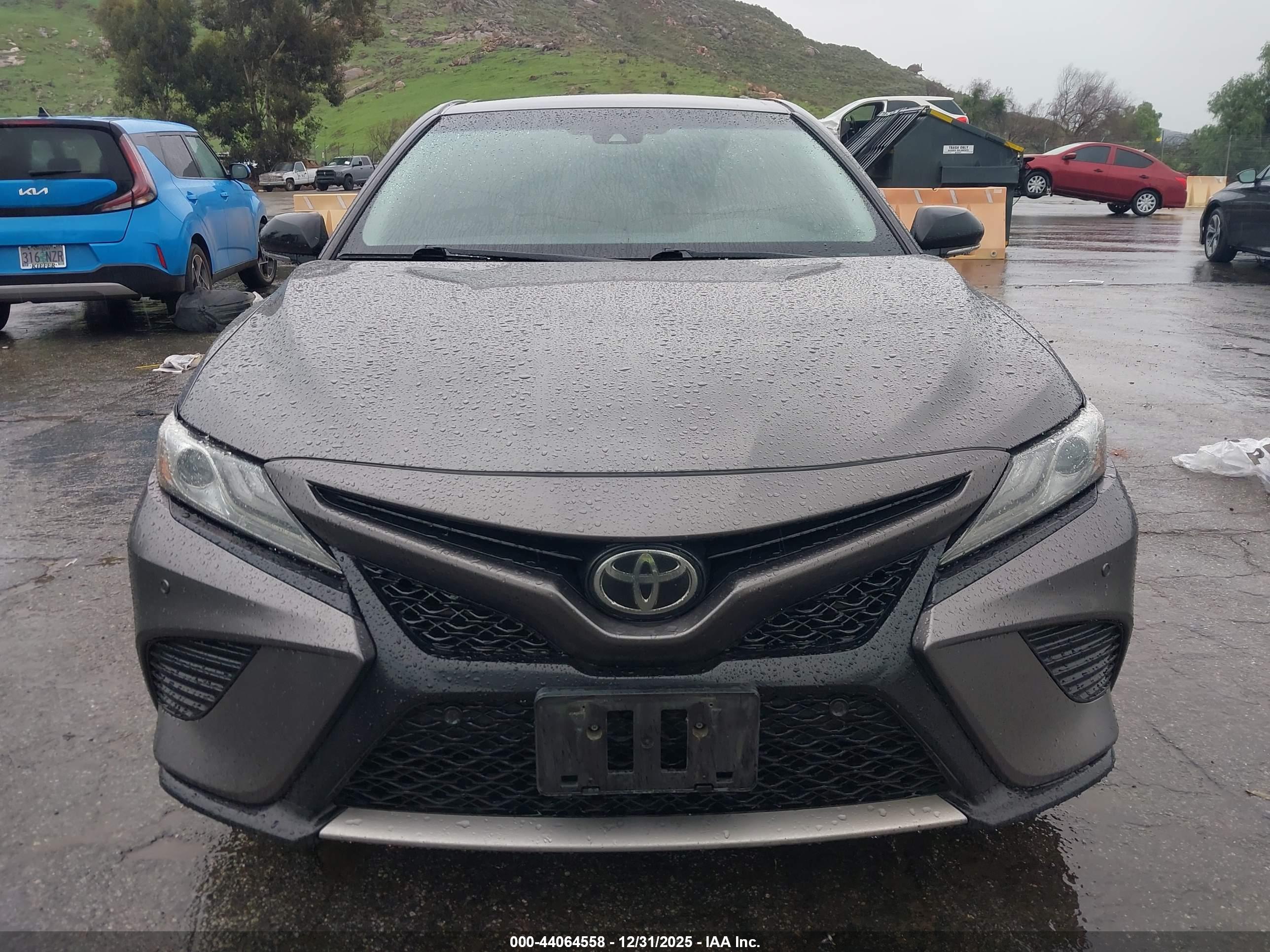 TOYOTA CAMRY image 6