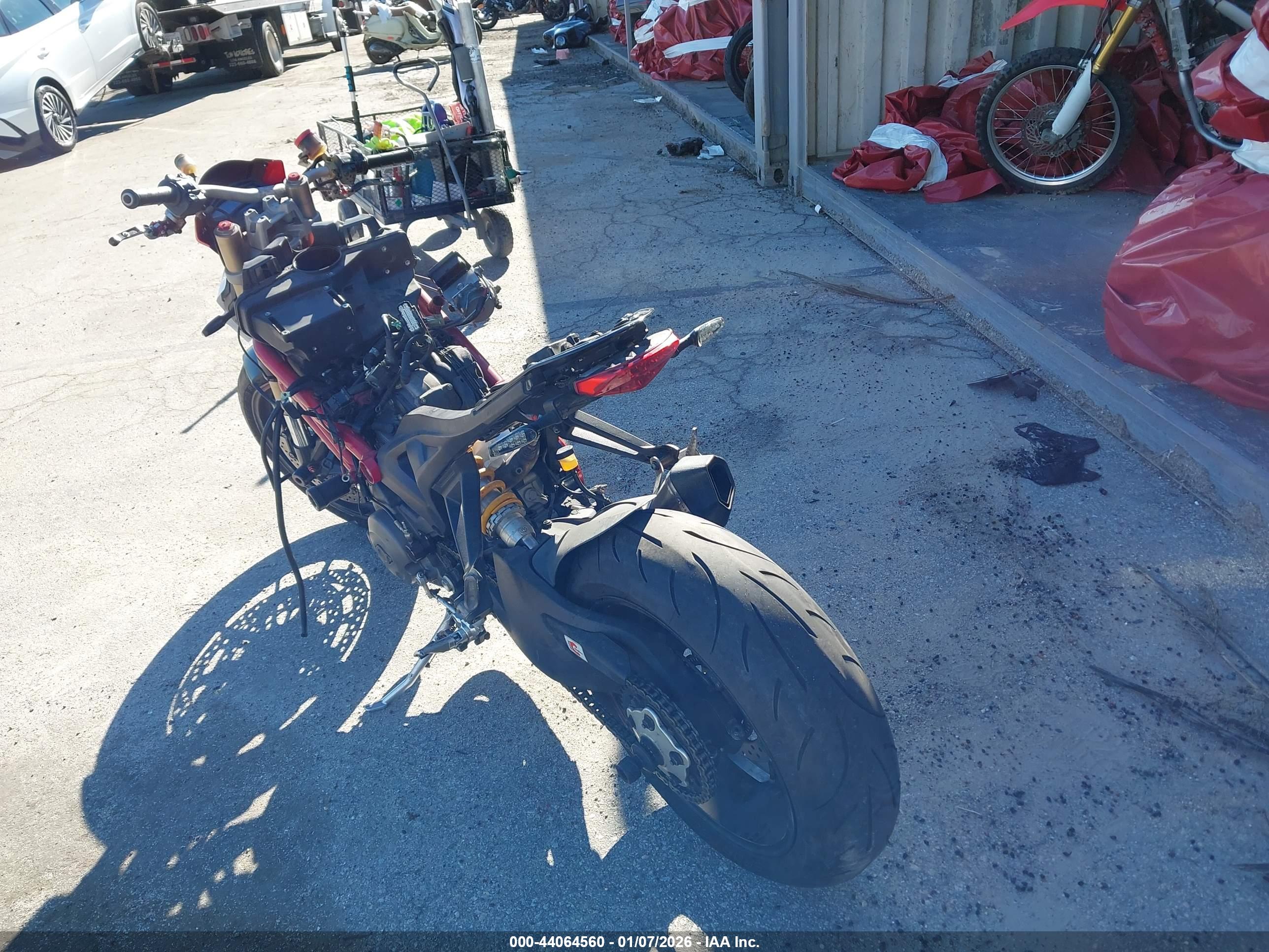 DUCATI MONSTER image 3