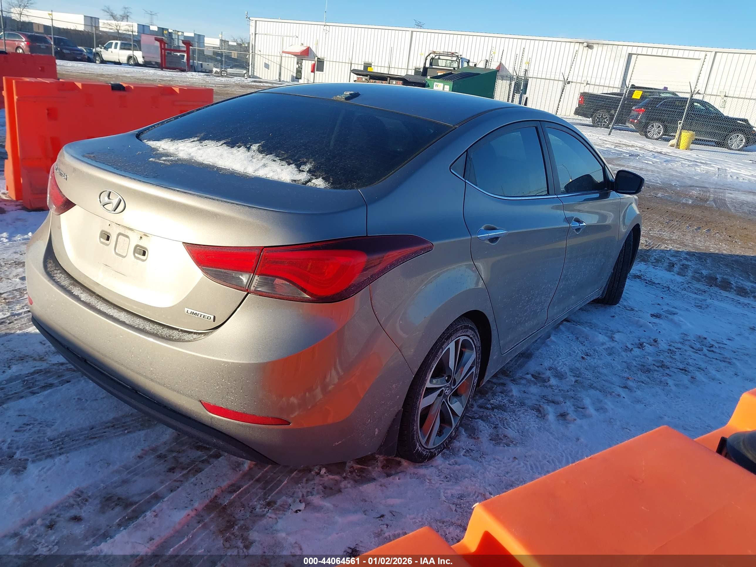 HYUNDAI ELANTRA image 4