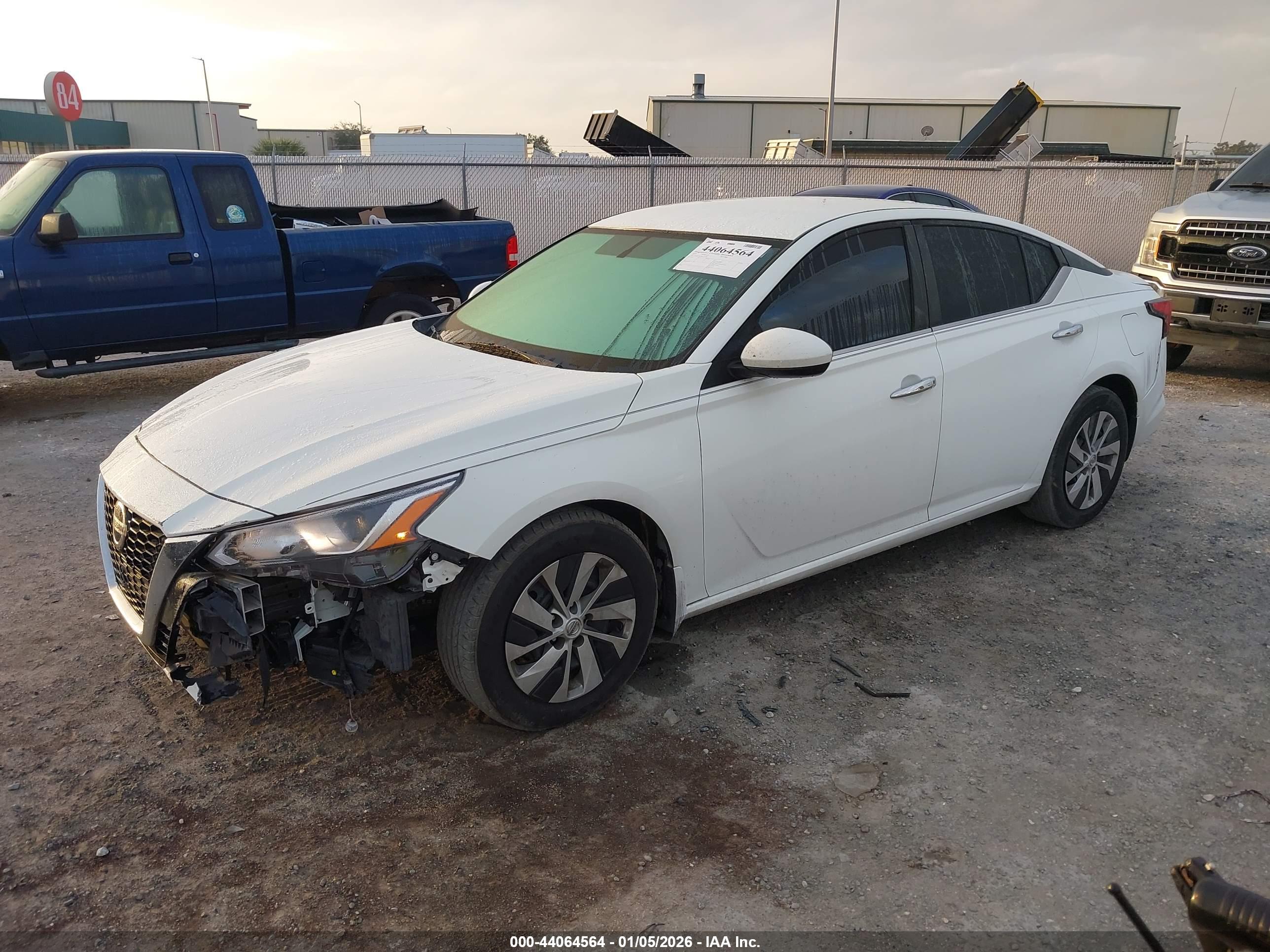 NISSAN ALTIMA image 2