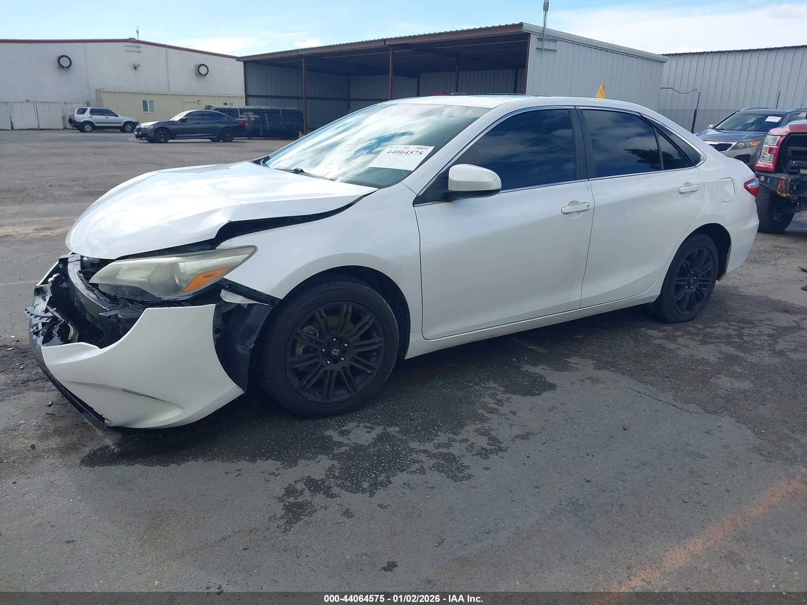 TOYOTA CAMRY image 2