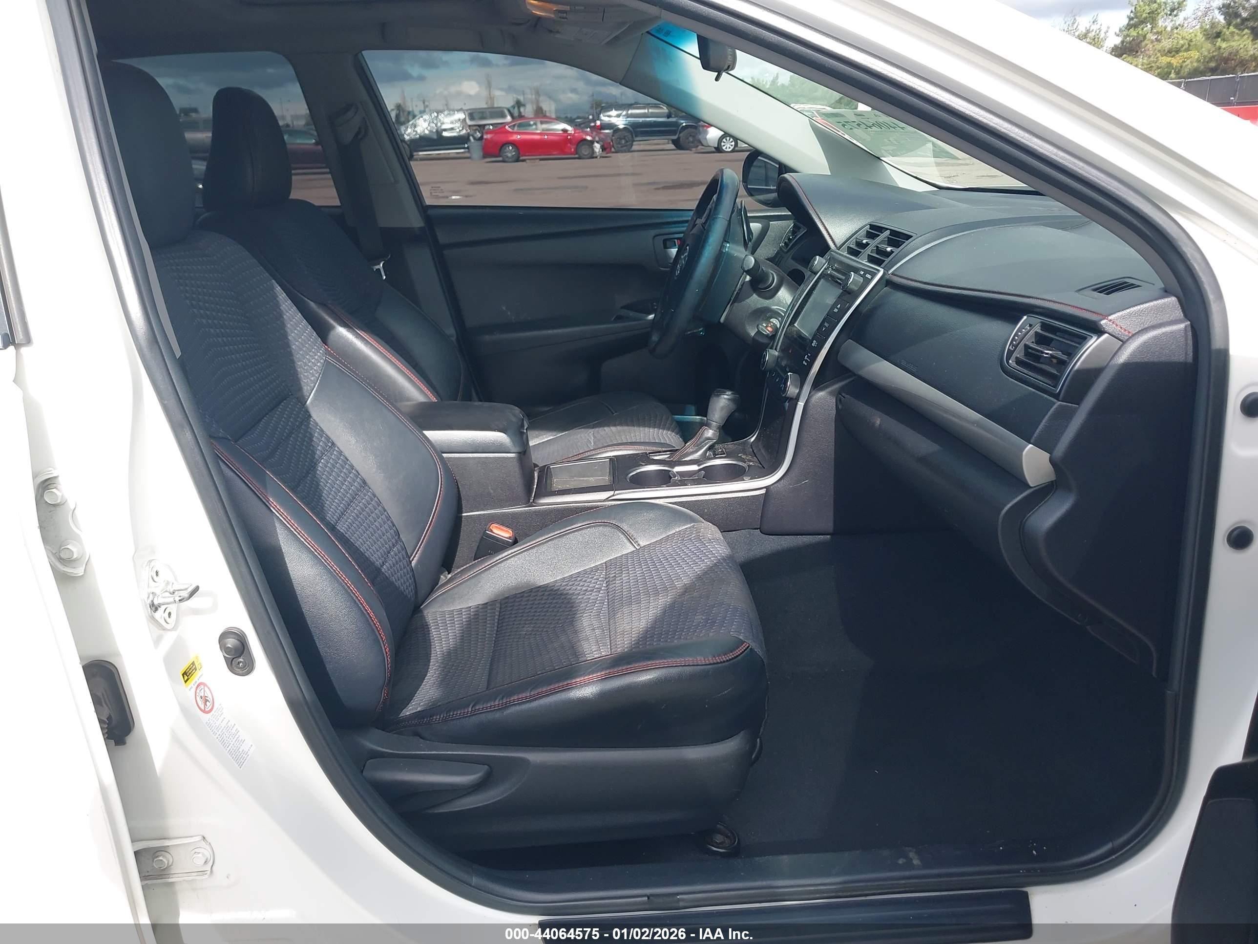 TOYOTA CAMRY image 5