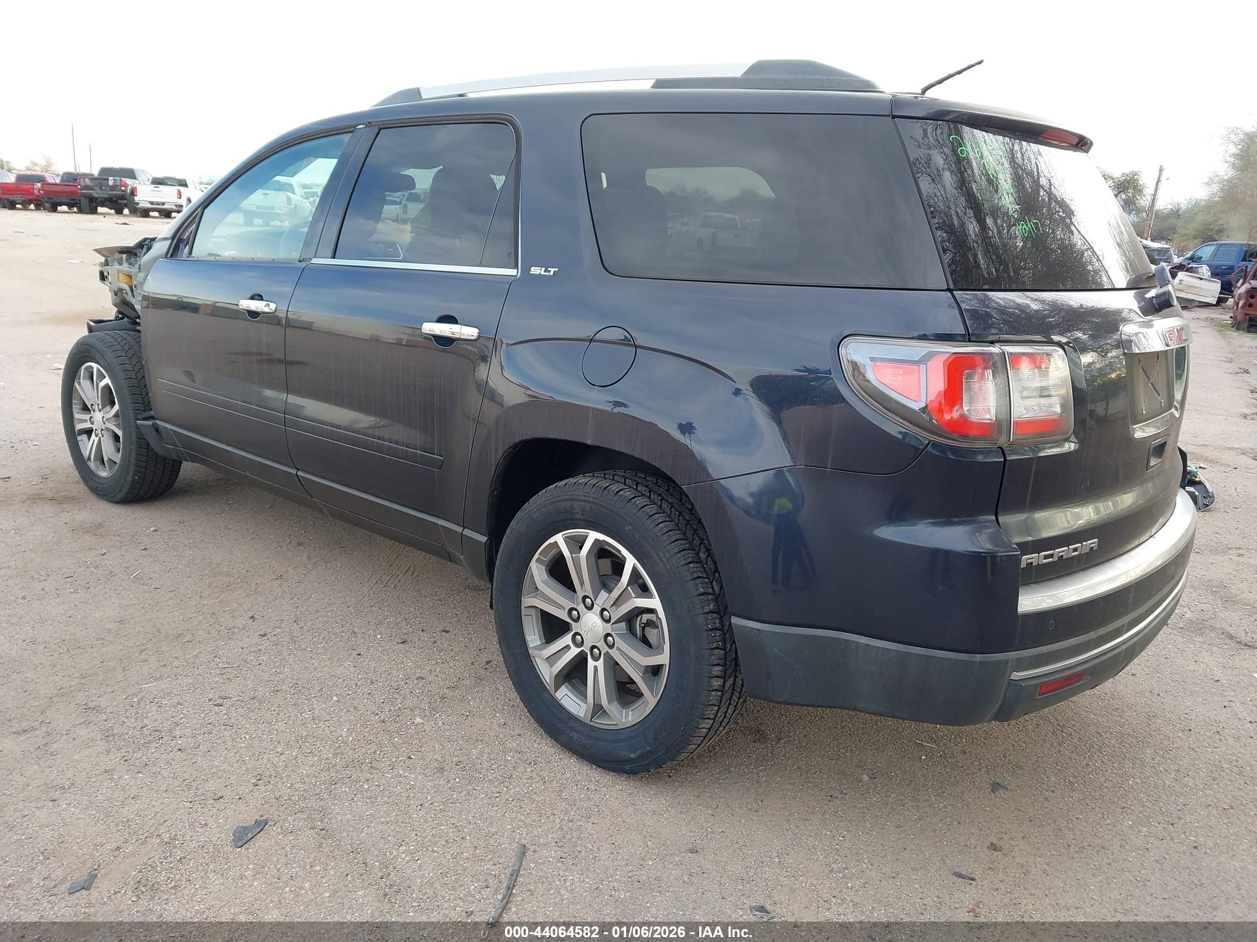 GMC ACADIA image 3
