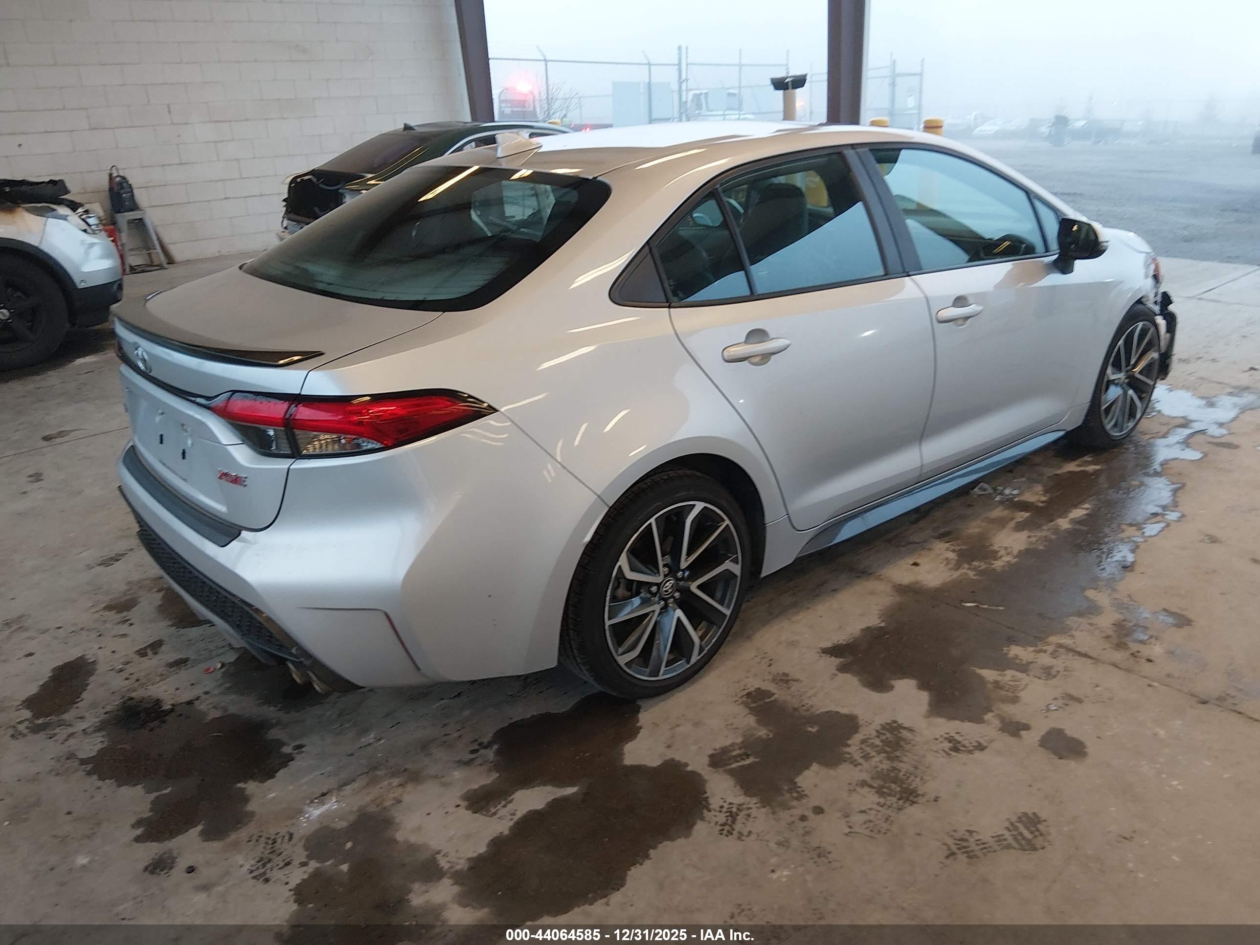 TOYOTA COROLLA image 4