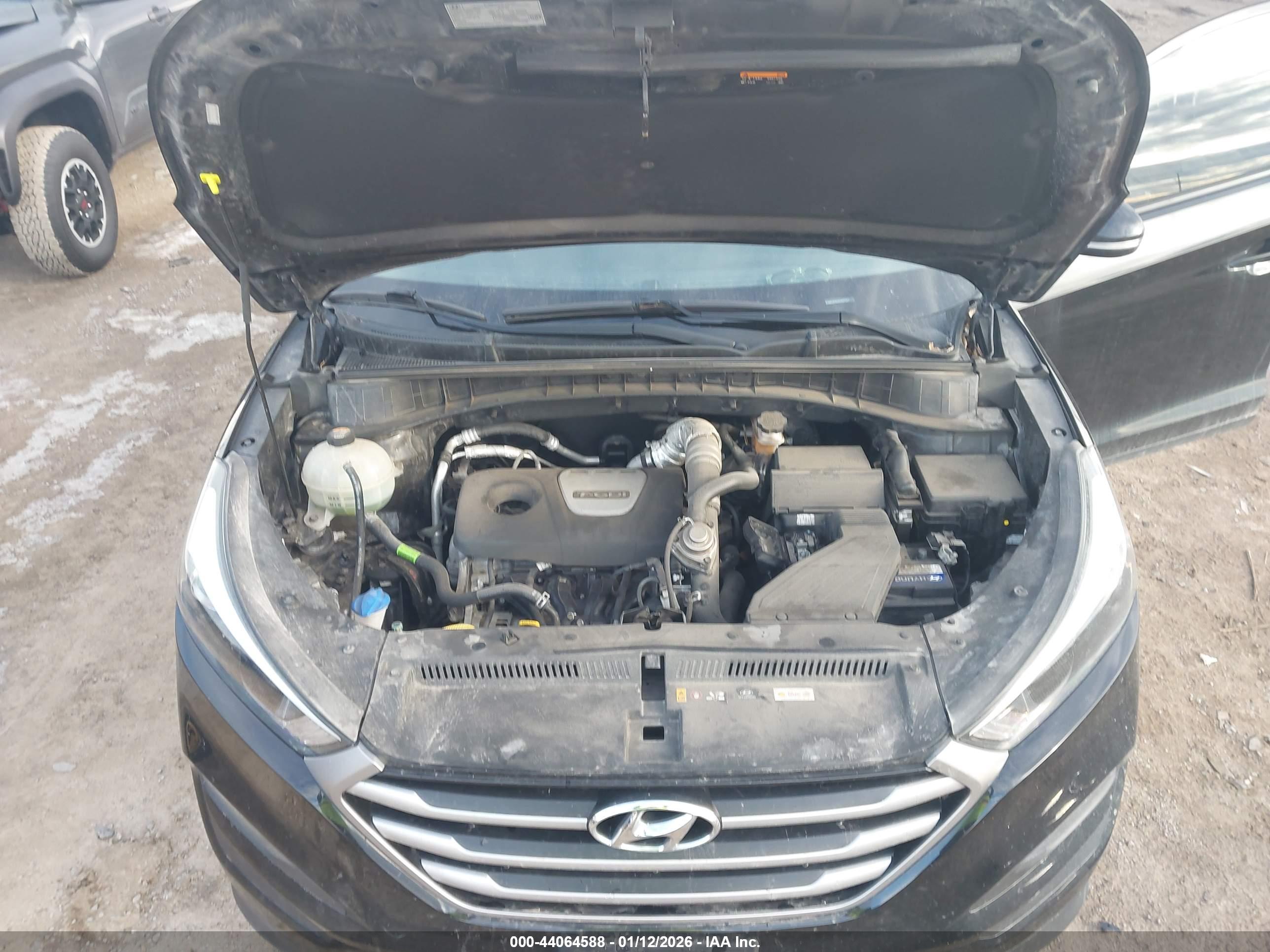HYUNDAI TUCSON image 10