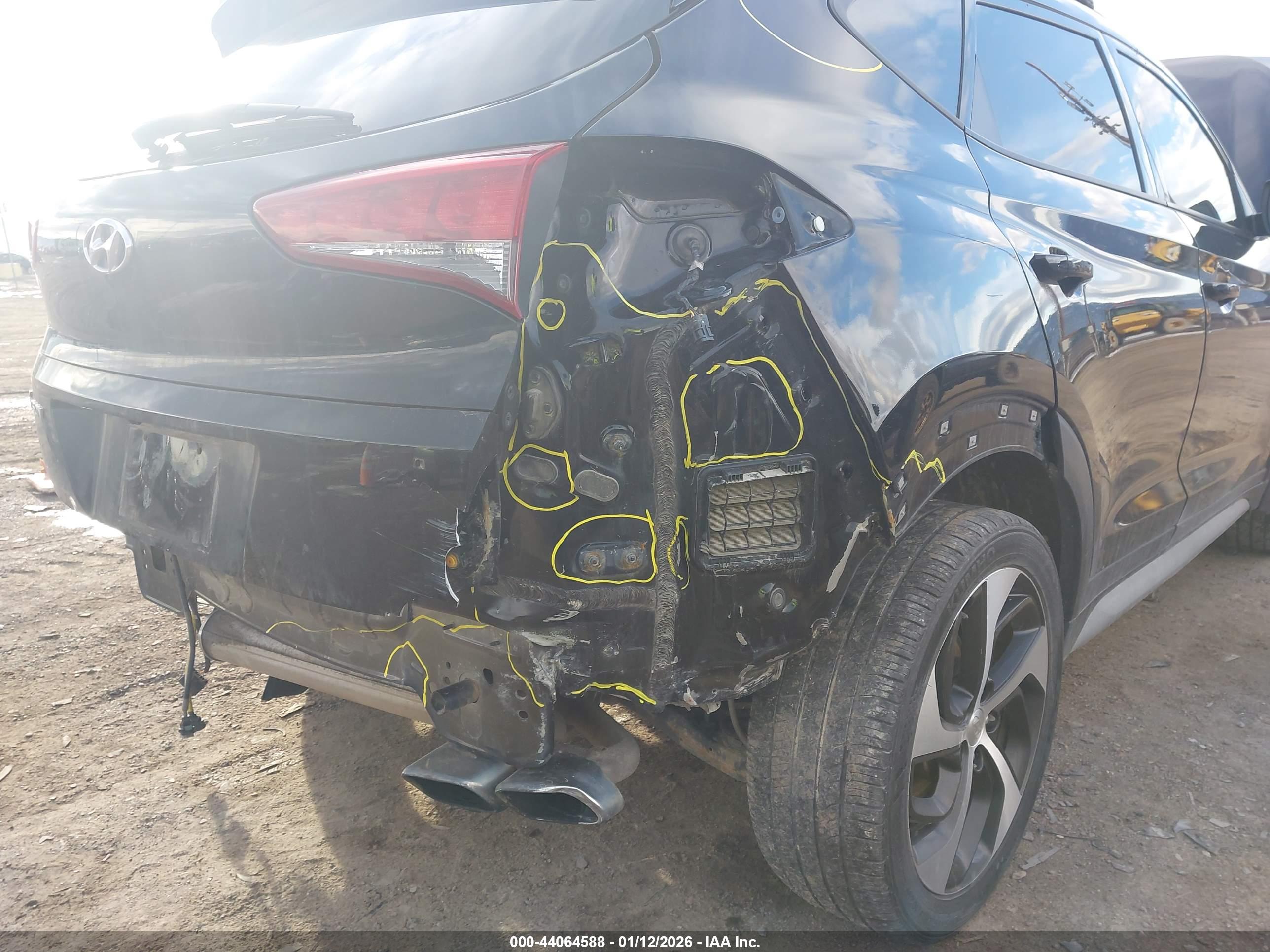 HYUNDAI TUCSON image 6
