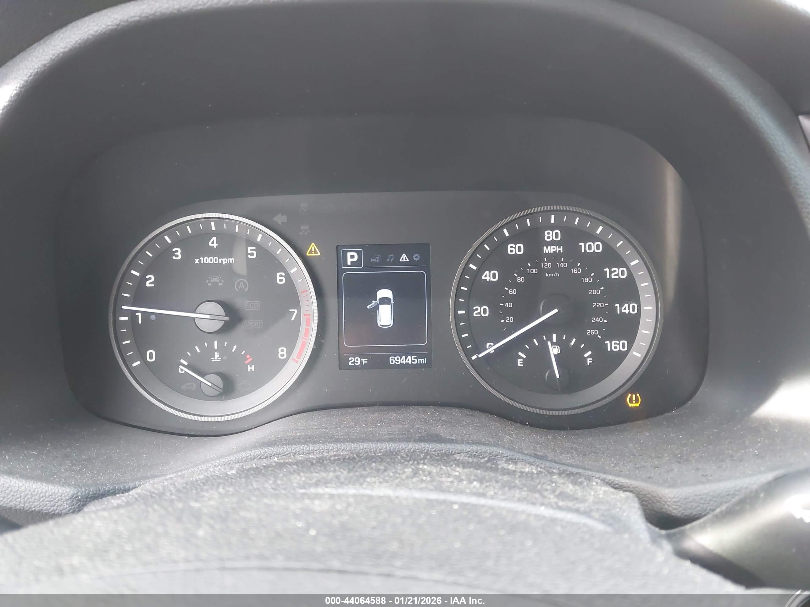 HYUNDAI TUCSON image 7