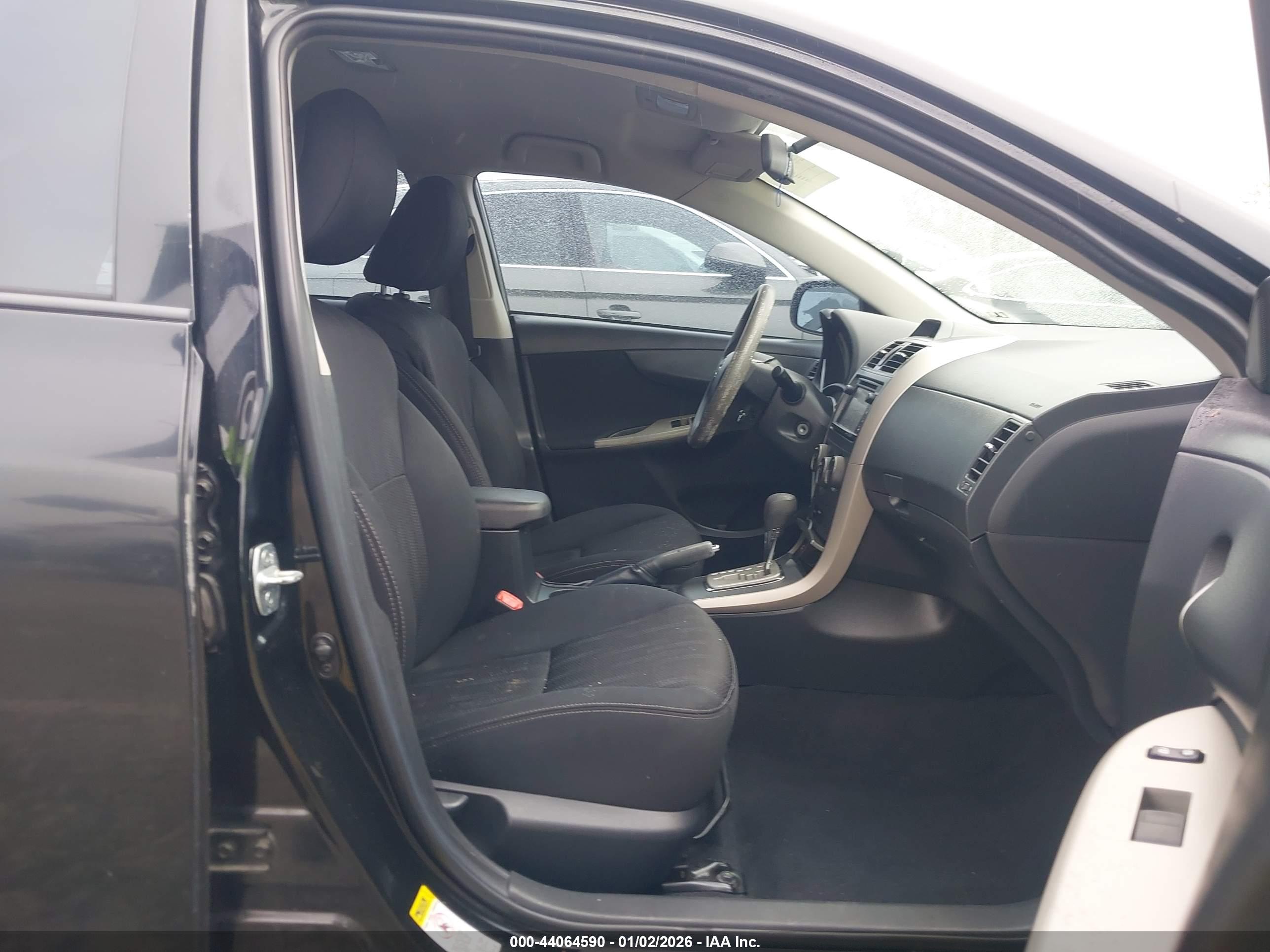 TOYOTA COROLLA image 5