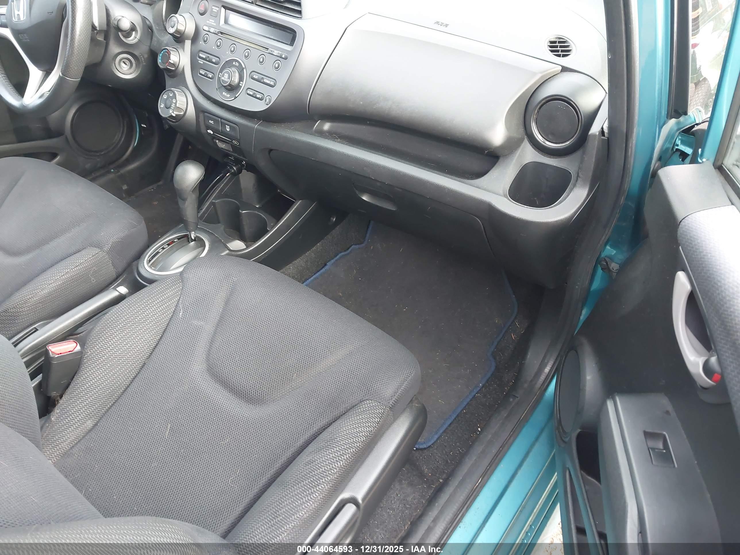 HONDA FIT image 5