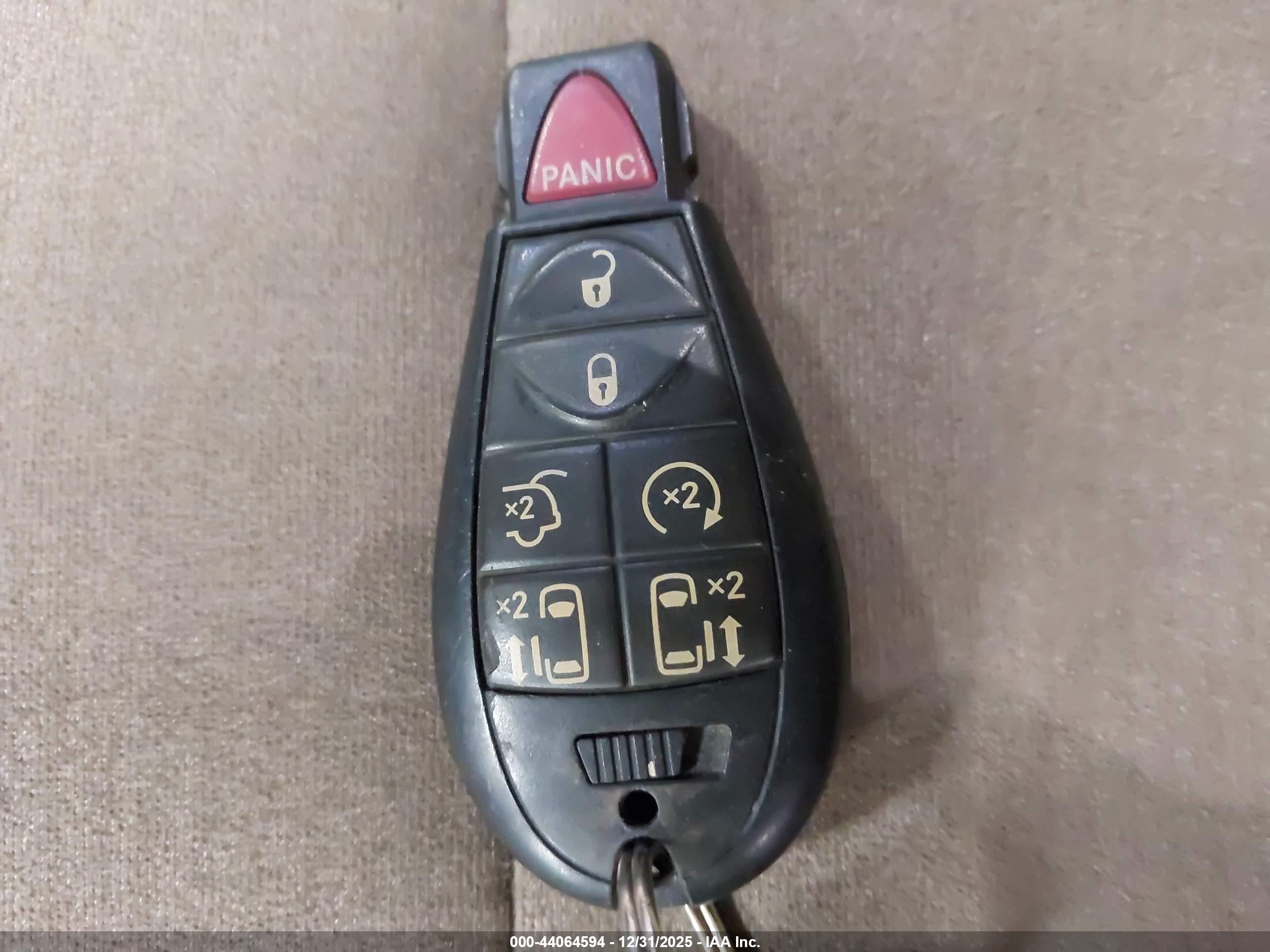 CHRYSLER TOWN image 11
