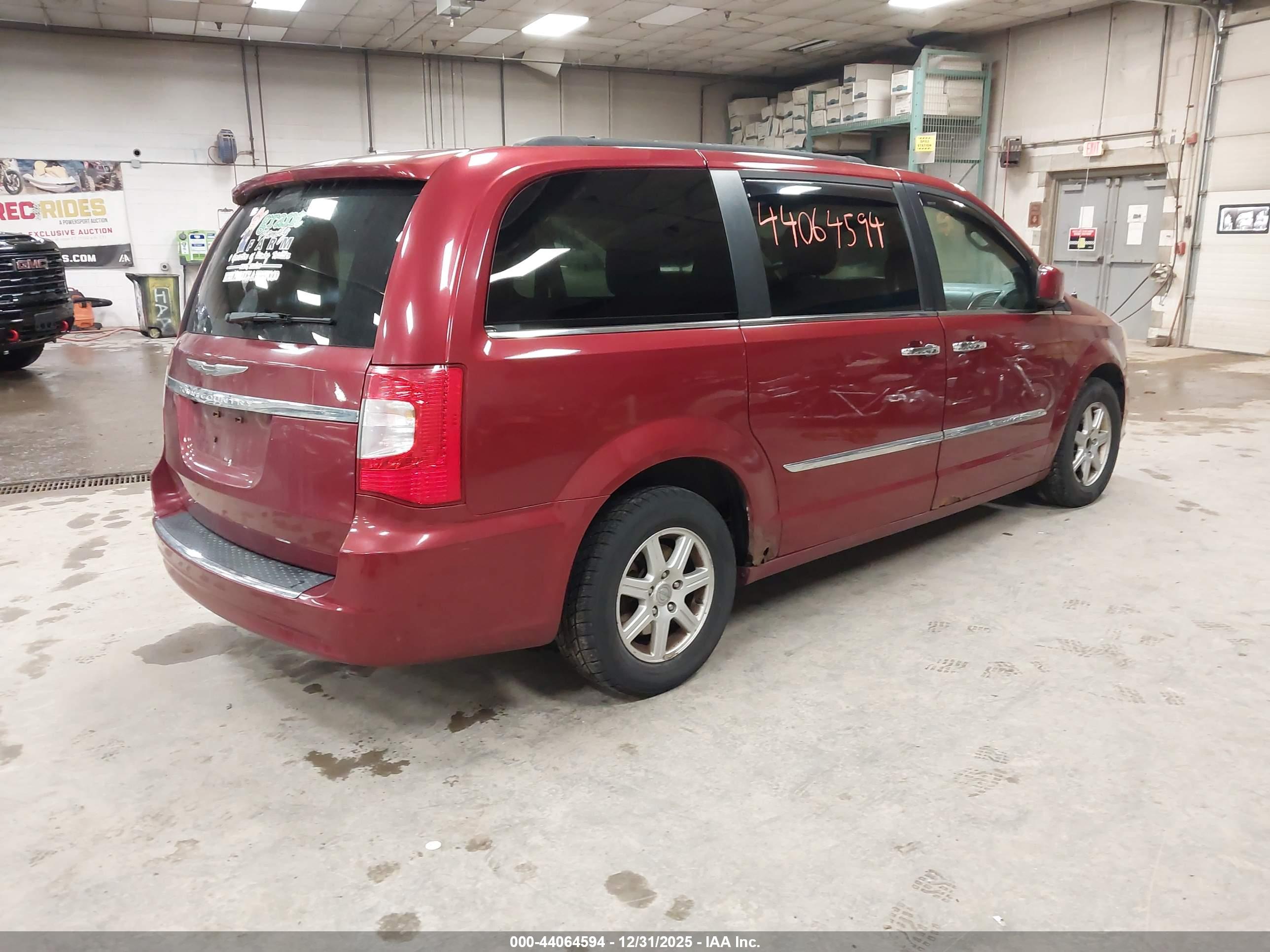 CHRYSLER TOWN image 4