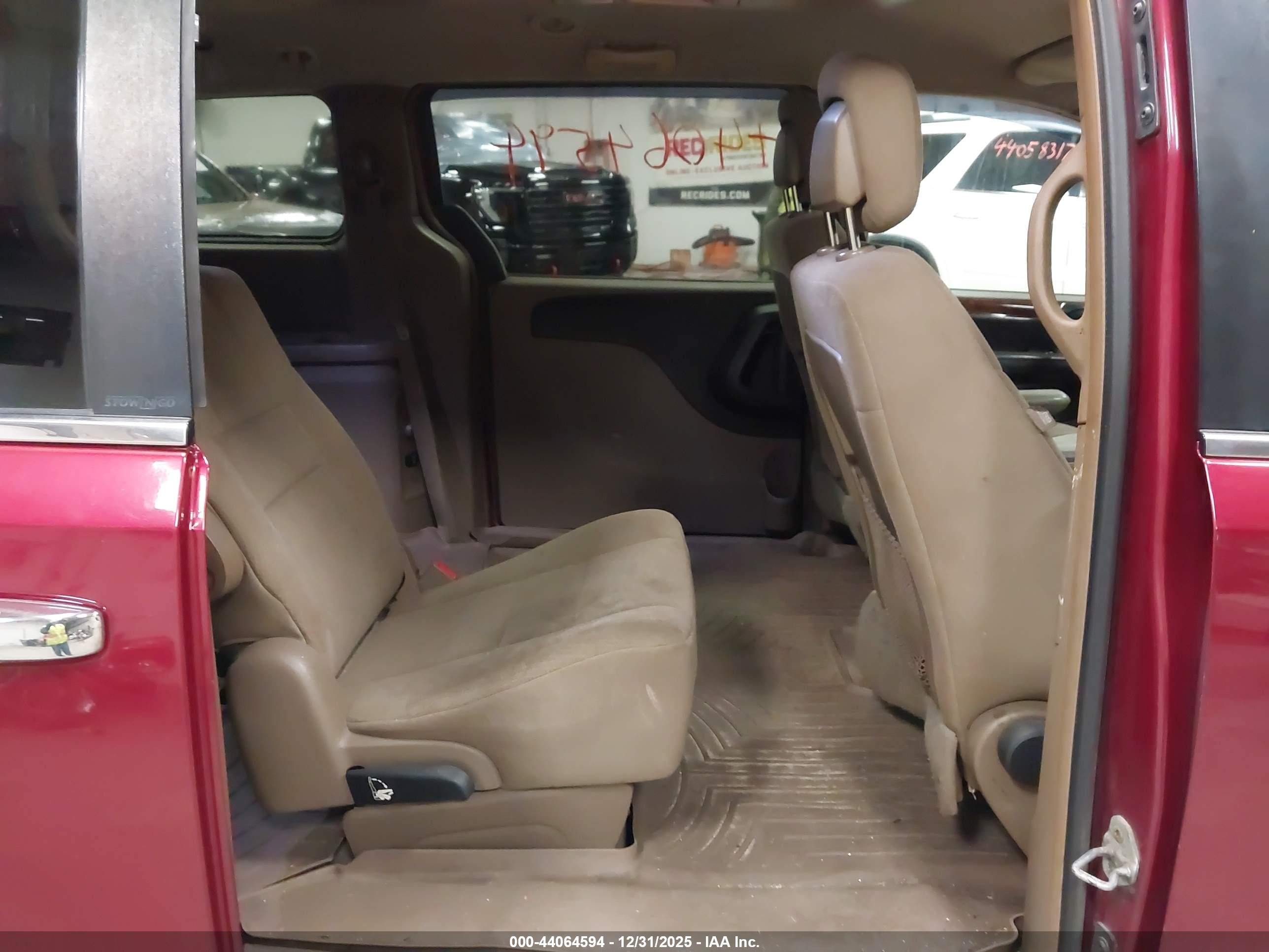 CHRYSLER TOWN image 8