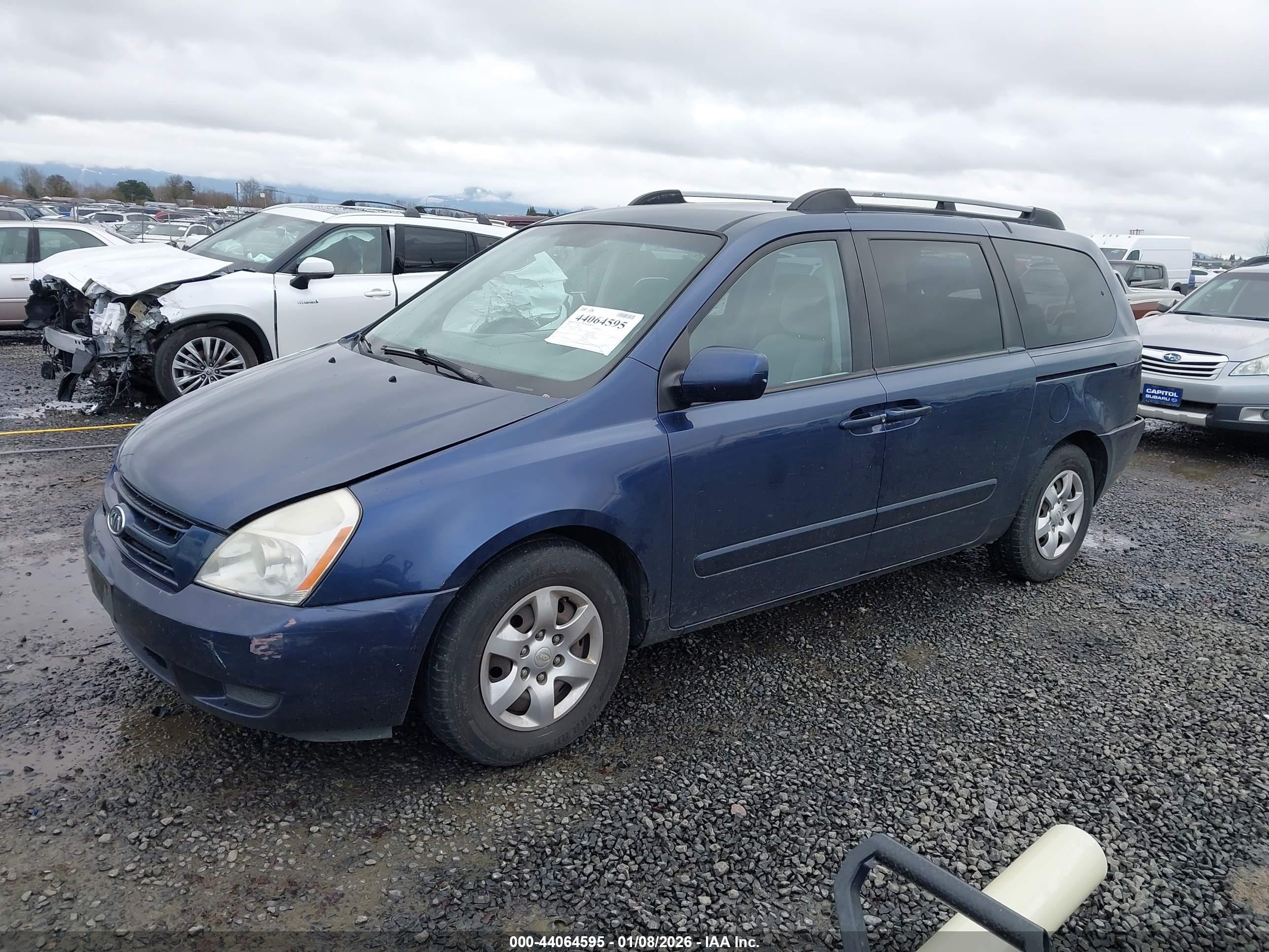 KIA SEDONA image 2